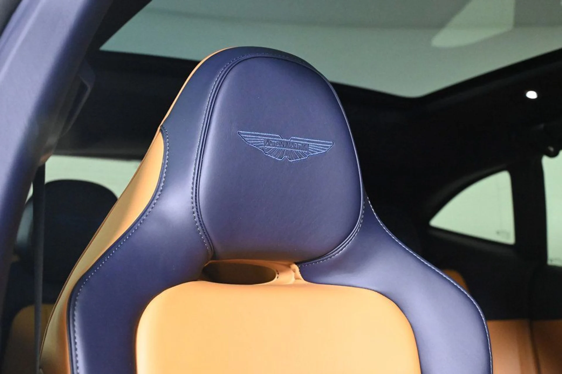 mph019_2491986512_new_2025_aston_martin_dbx_707awd_11350_22933644_19_1024_1f5add21b3