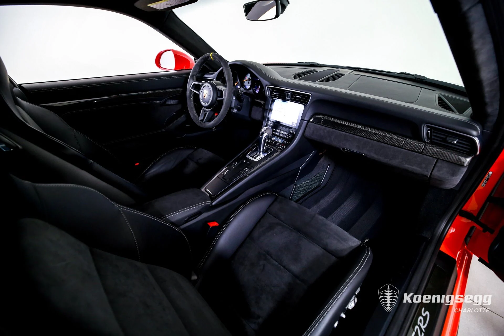 mph019_2498707274_Used_2018_Porsche_911_GT_2_RS_1783437290_8d95d7b343