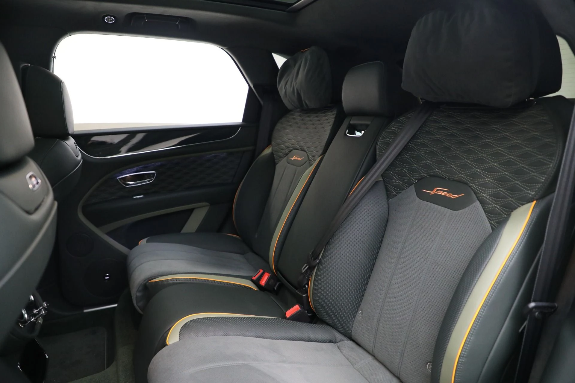 mph019_2504912741_New_2027_BENTLEY_BENTAYGA_SPEED_1761837159_169dbb1a46