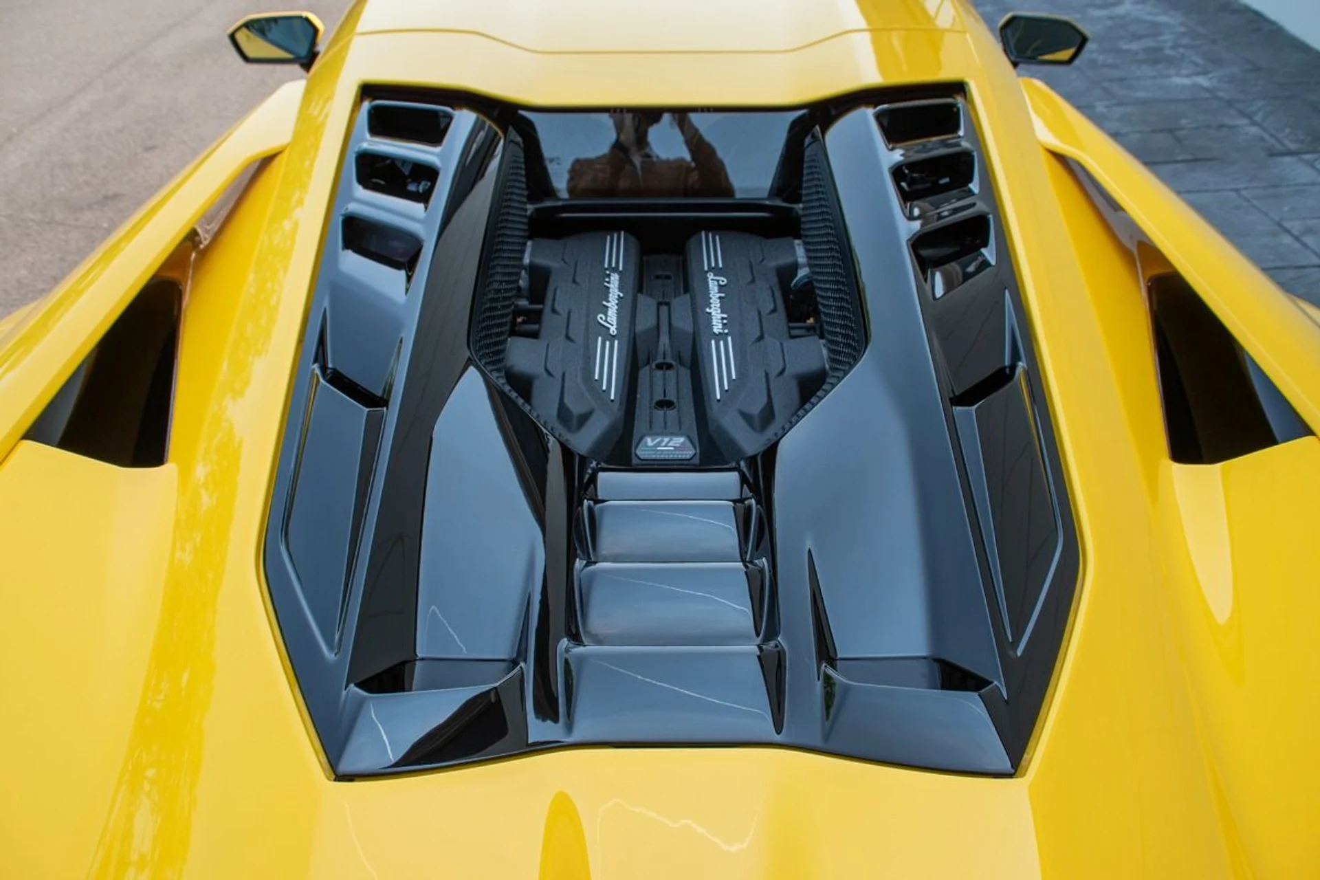 mph019_2508929648_Used_2024_Lamborghini_Revuelto_1740383899_f3504aa774