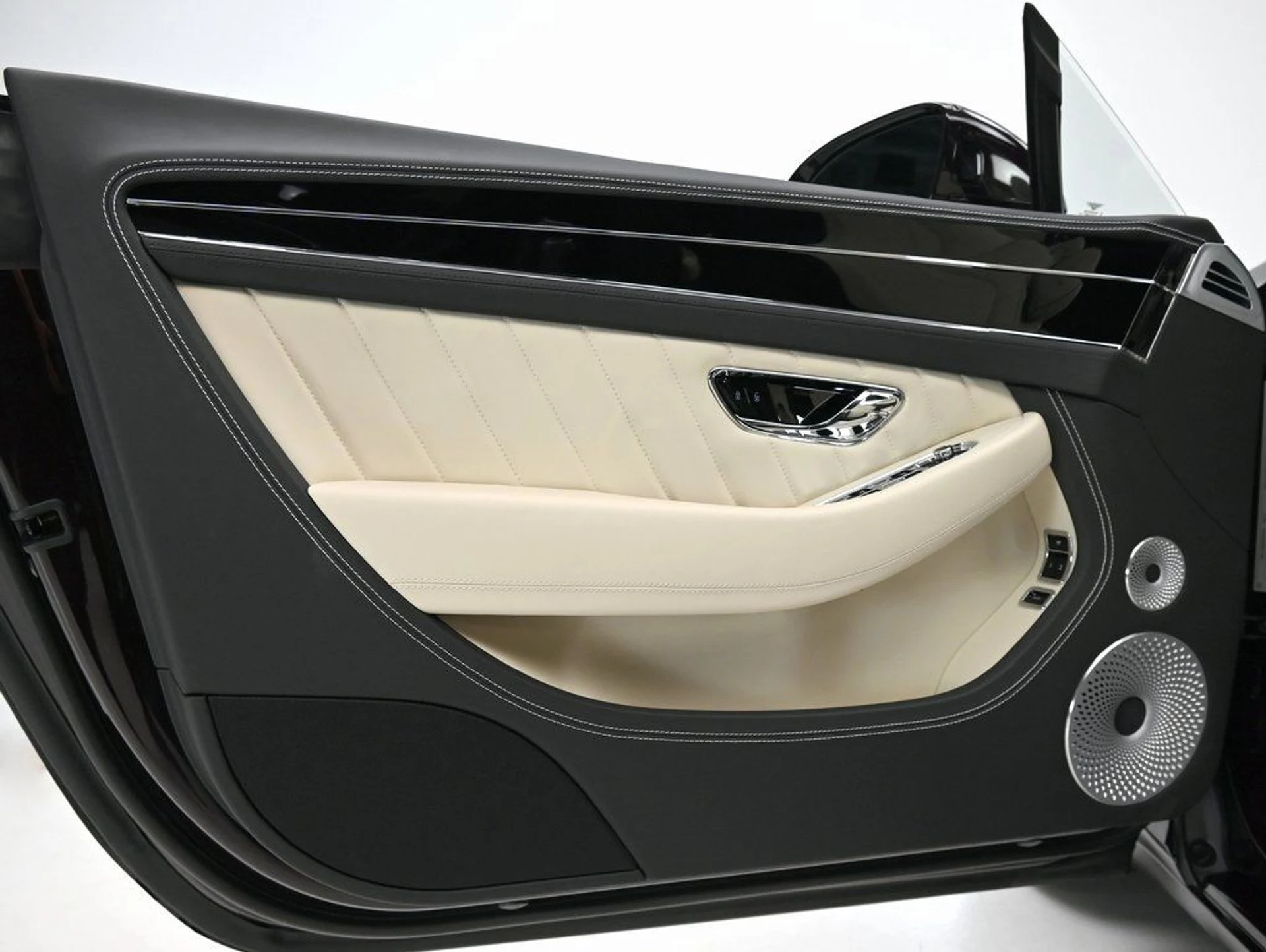 mph019_251096206_90ef7b08973b4216a57e42576c77e714_f6b964084b