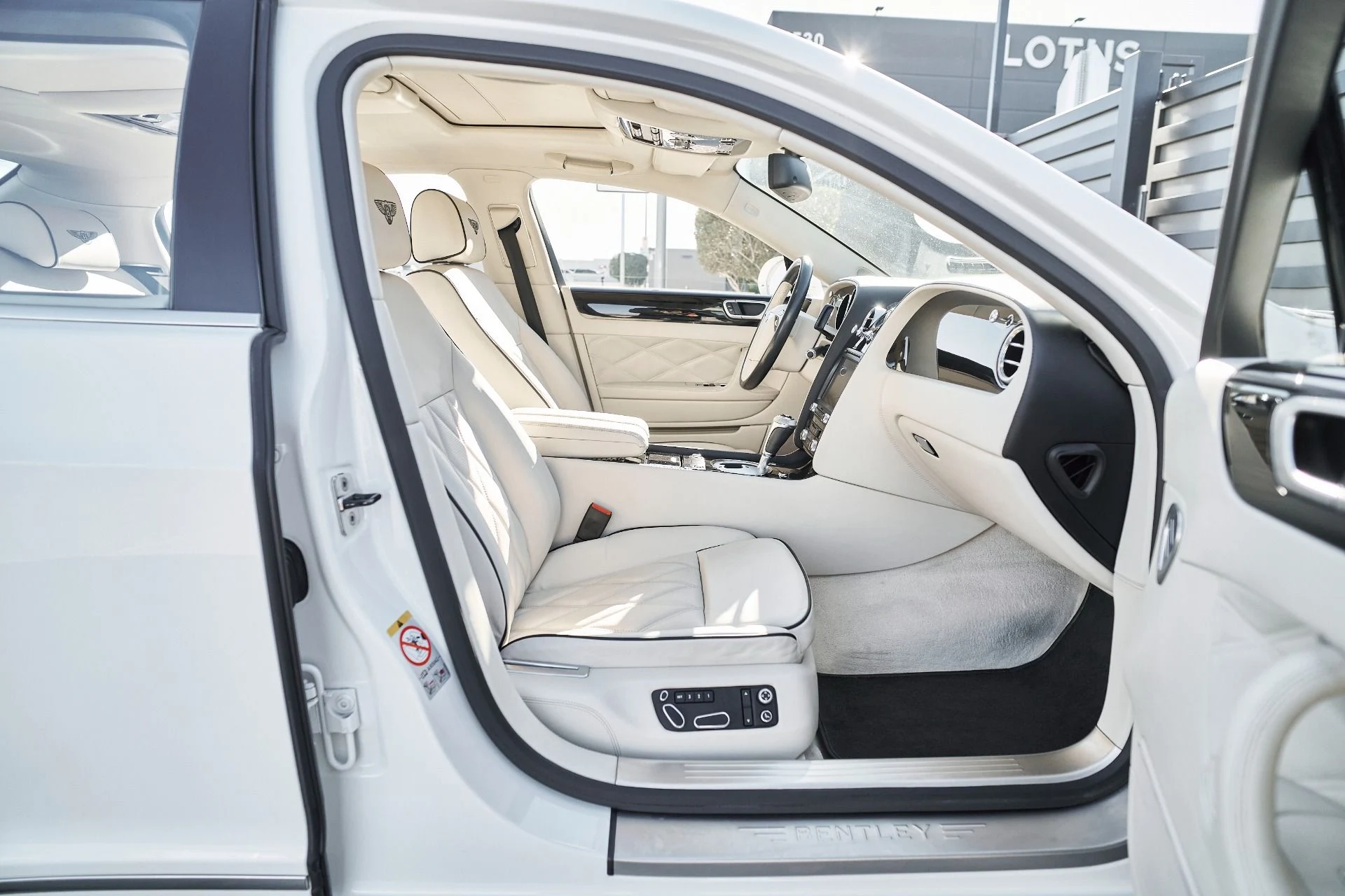 mph019_251345717_Used_2012_Bentley_Continental_Flying_Spur_1765853747_1e45b3c12c