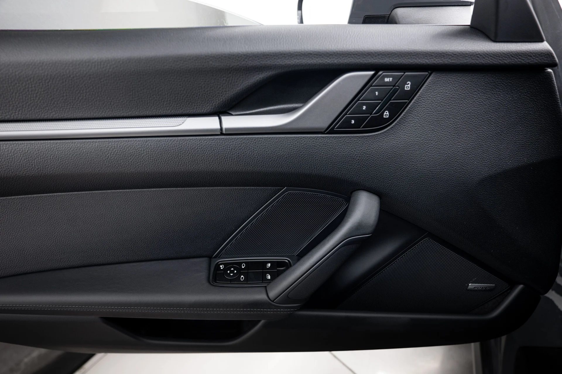 mph019_2515646968_6f7103e42a2ae5bb0a116af2f0dedc81_74daf5d33a