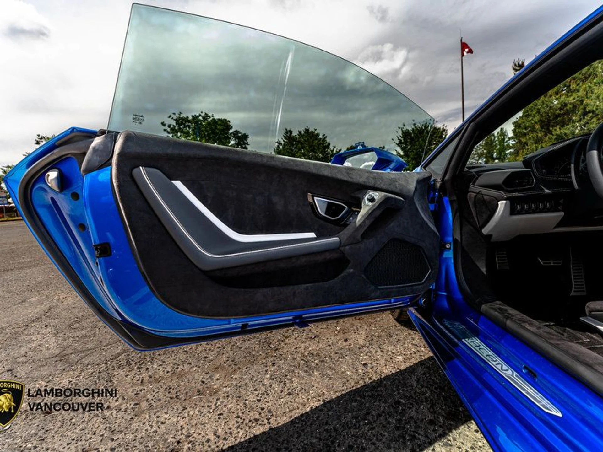 mph019_2516379069_38386460_09303_2023_lamborghini_huracan_020_1f1b3a7c3e