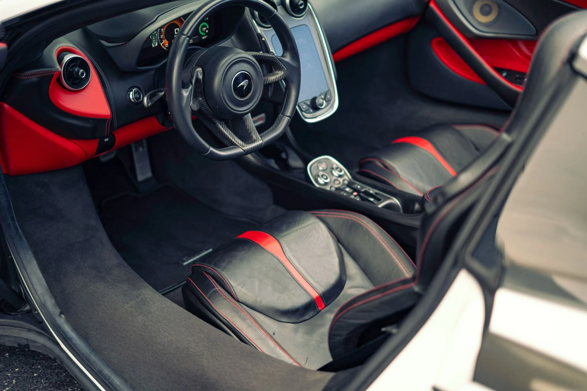 mph019_2517324137_Used_2019_Mc_Laren_570_S_Spider_1779318587_23963b2d92