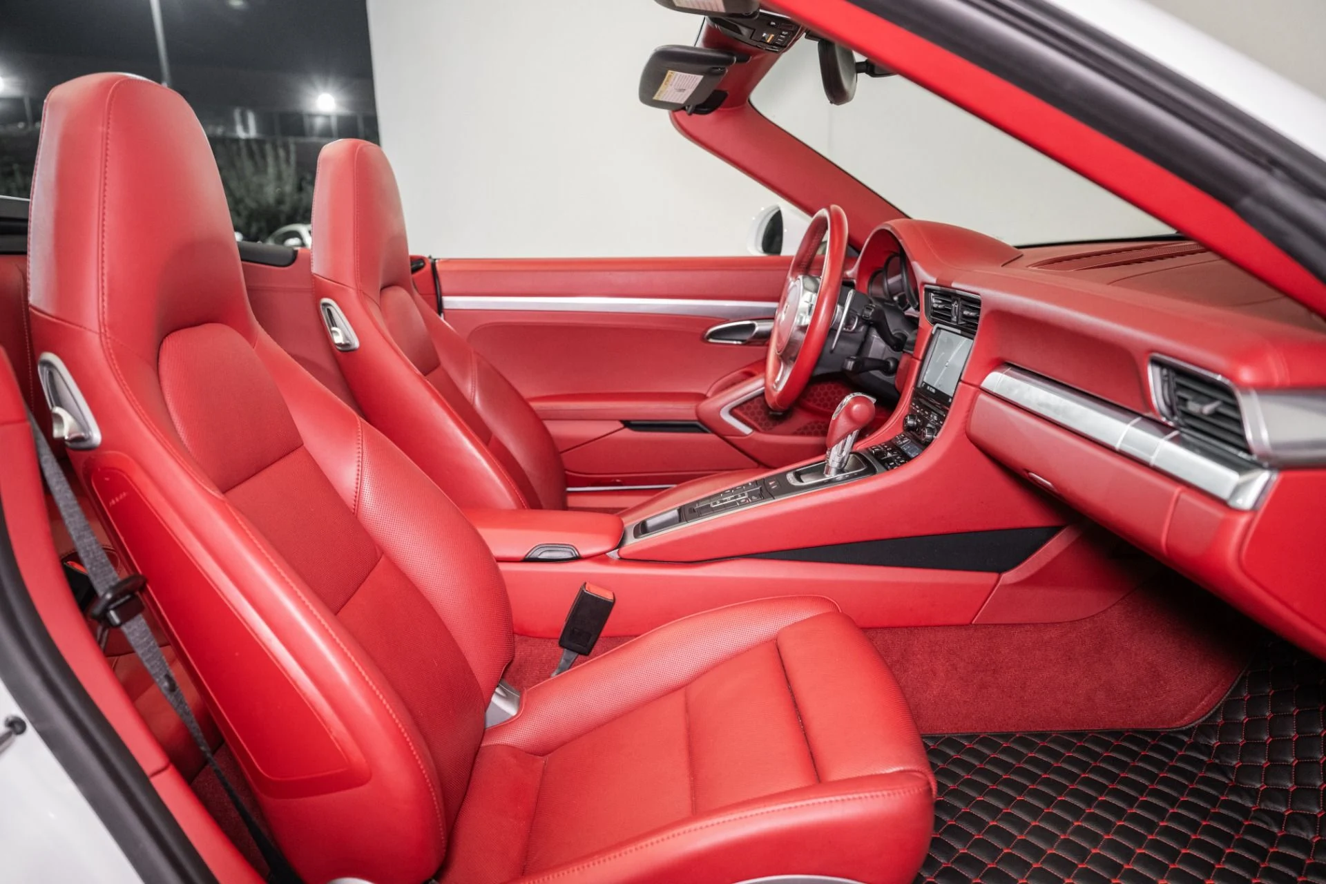 mph019_2518293221_Used_2016_Porsche_911_Carrera_S_1758126226_2010e354a3