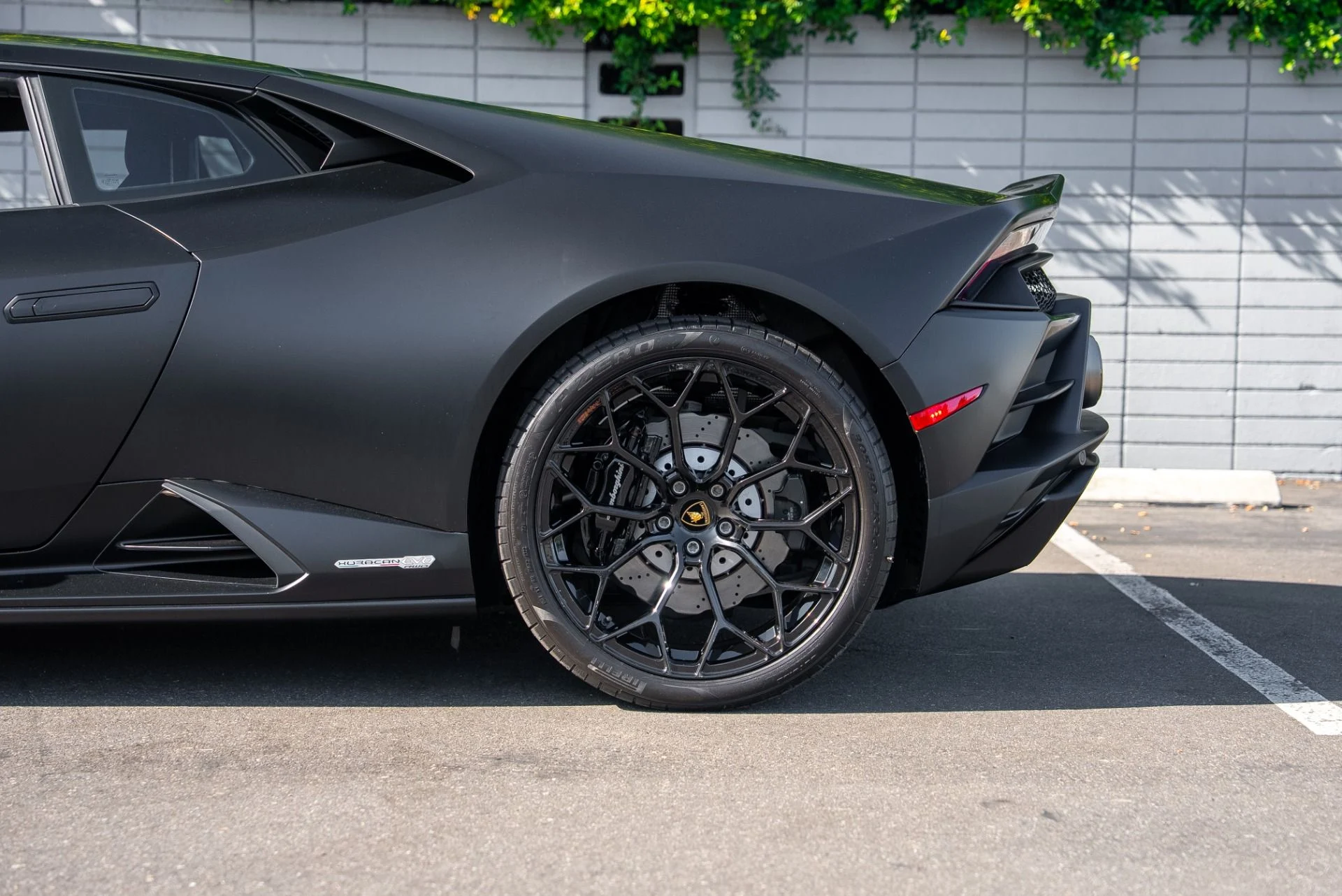 mph019_2520160176_Used_2022_Lamborghini_Huracan_EVO_1762801553_1594a61457