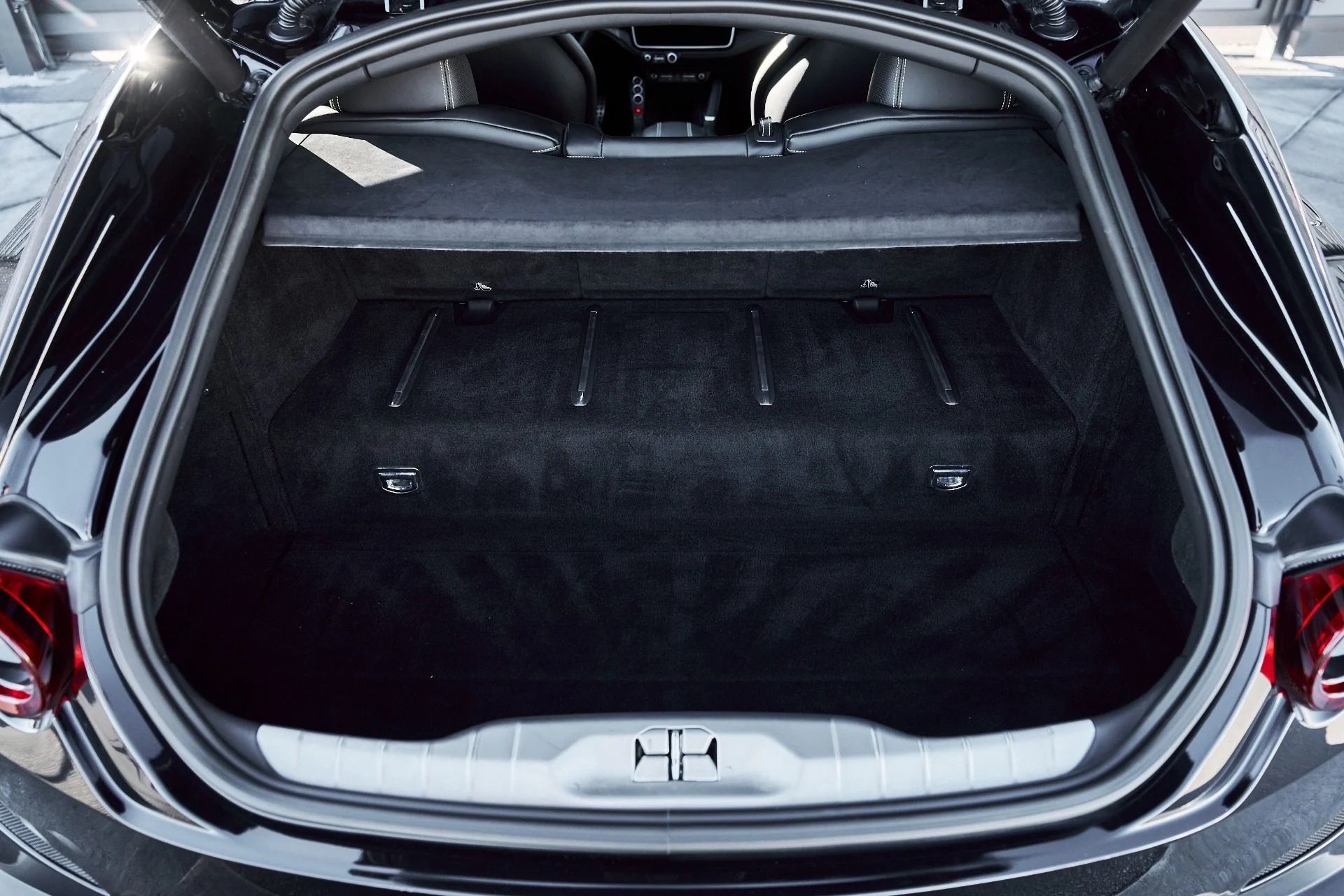 mph019_252496382_Used_2018_Ferrari_GTC_4_Lusso_T_1770509565_2f35f12071