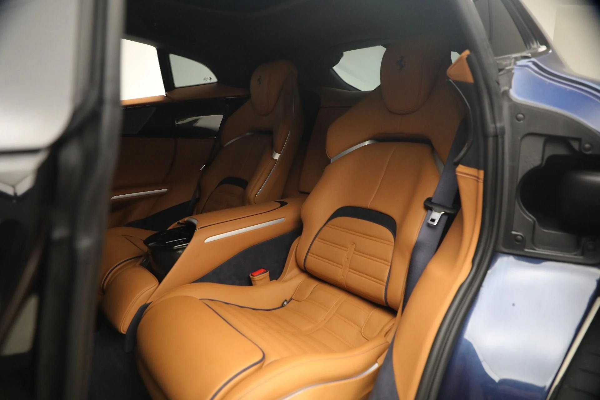 mph019_2533305394_Used_2025_Ferrari_Purosangue_1773254154_61ed97e036