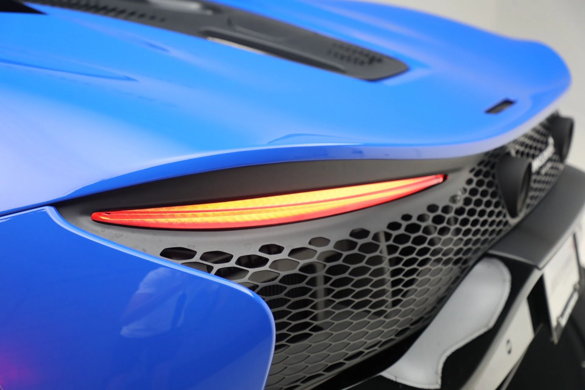 mph019_2539700822_Used_2023_Mc_Laren_Artura_Performance_5db916e45f