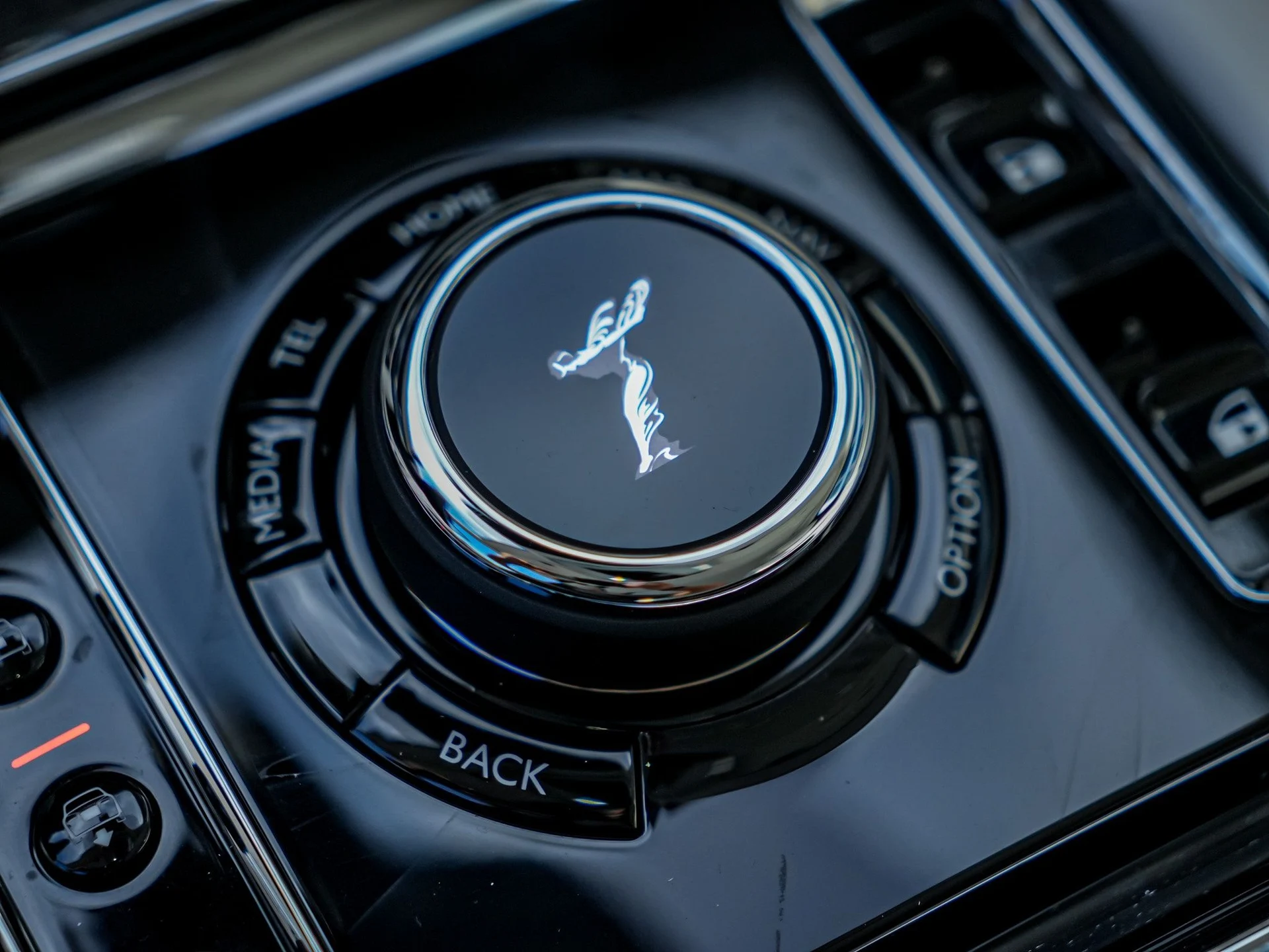 mph019_2540329060_Hi_Tech_Luxury_Imports_LLC_SCA_23_GZ_00_VU_236165_image_19_8018c6b14a