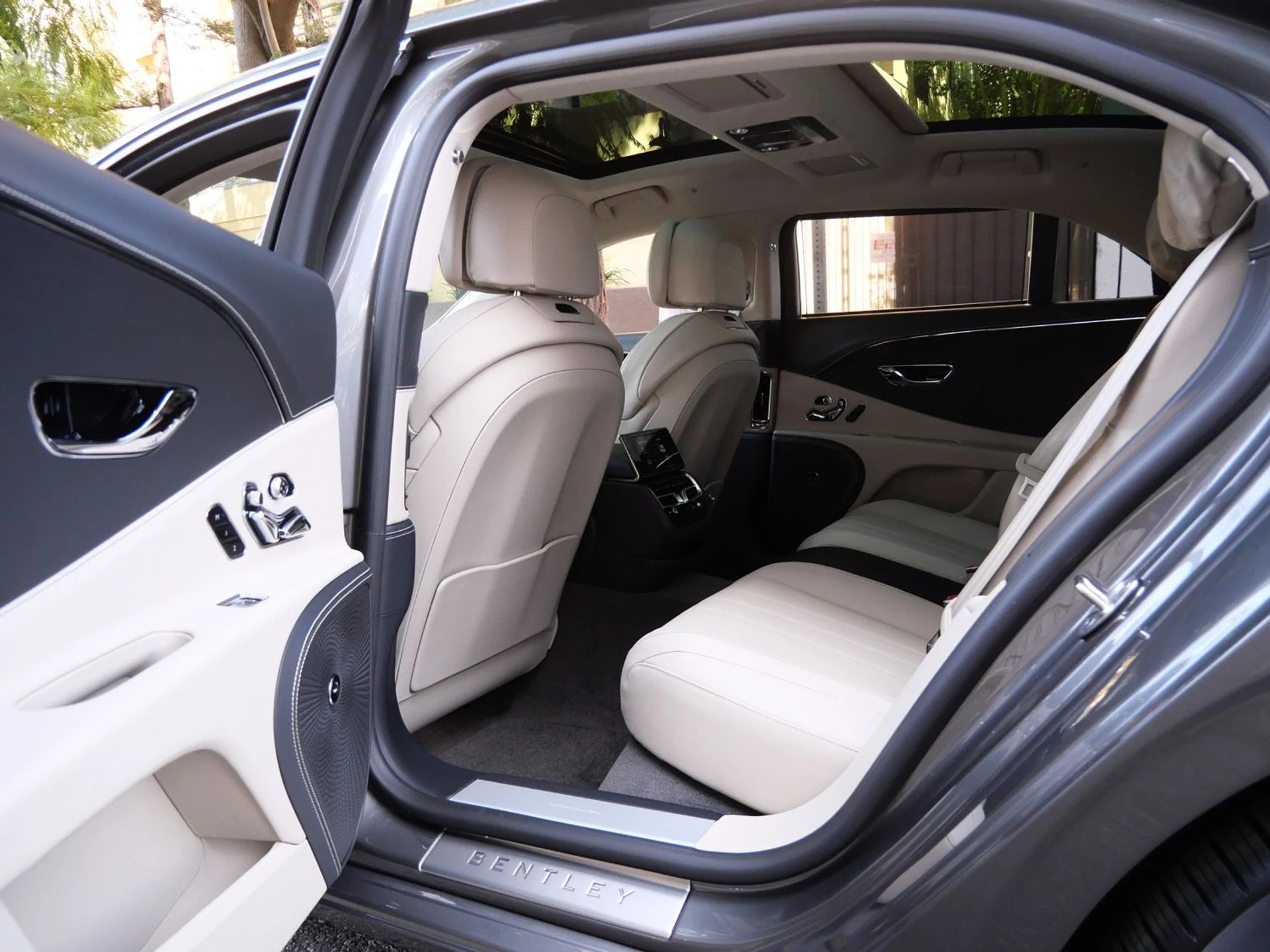 mph019_2550887385_5d41024949c439b7661ef862c8e4ca9dx_9254e2130b