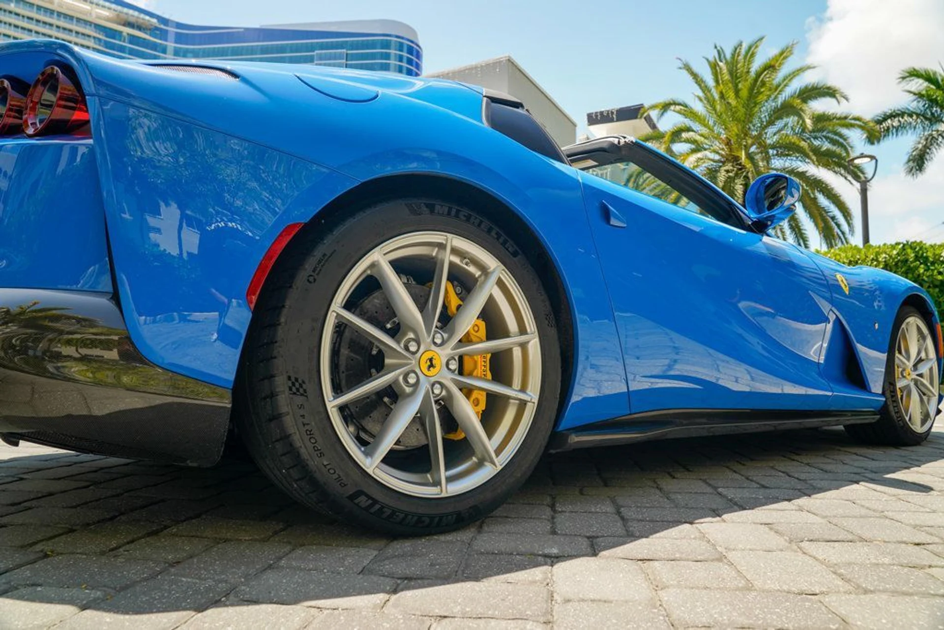 mph019_2552000631_used_2022_ferrari_812_gts_convertible_14354_22898644_20_1024_50075eb4f9