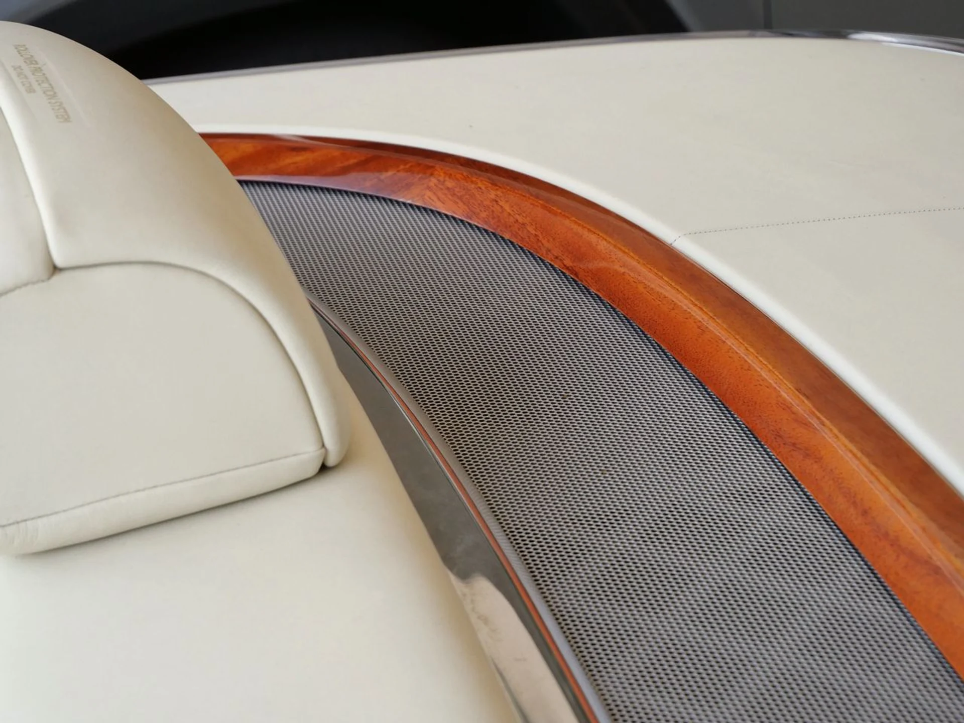 mph019_2559551400_047a5d2bb372841df3b8f42944f469cex_39665f3f0f