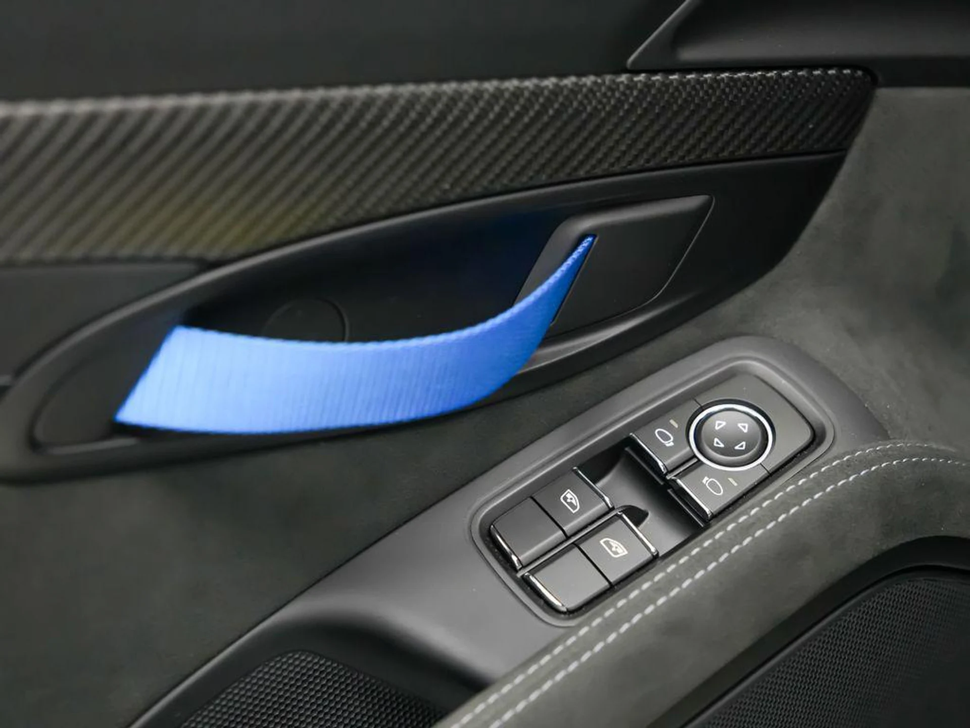 mph019_2559936370_BO_1_Zqe_B_Drz_T_Sdq_NM_Kr_Xv_H_Gp_Gio_adaaa5e1ad