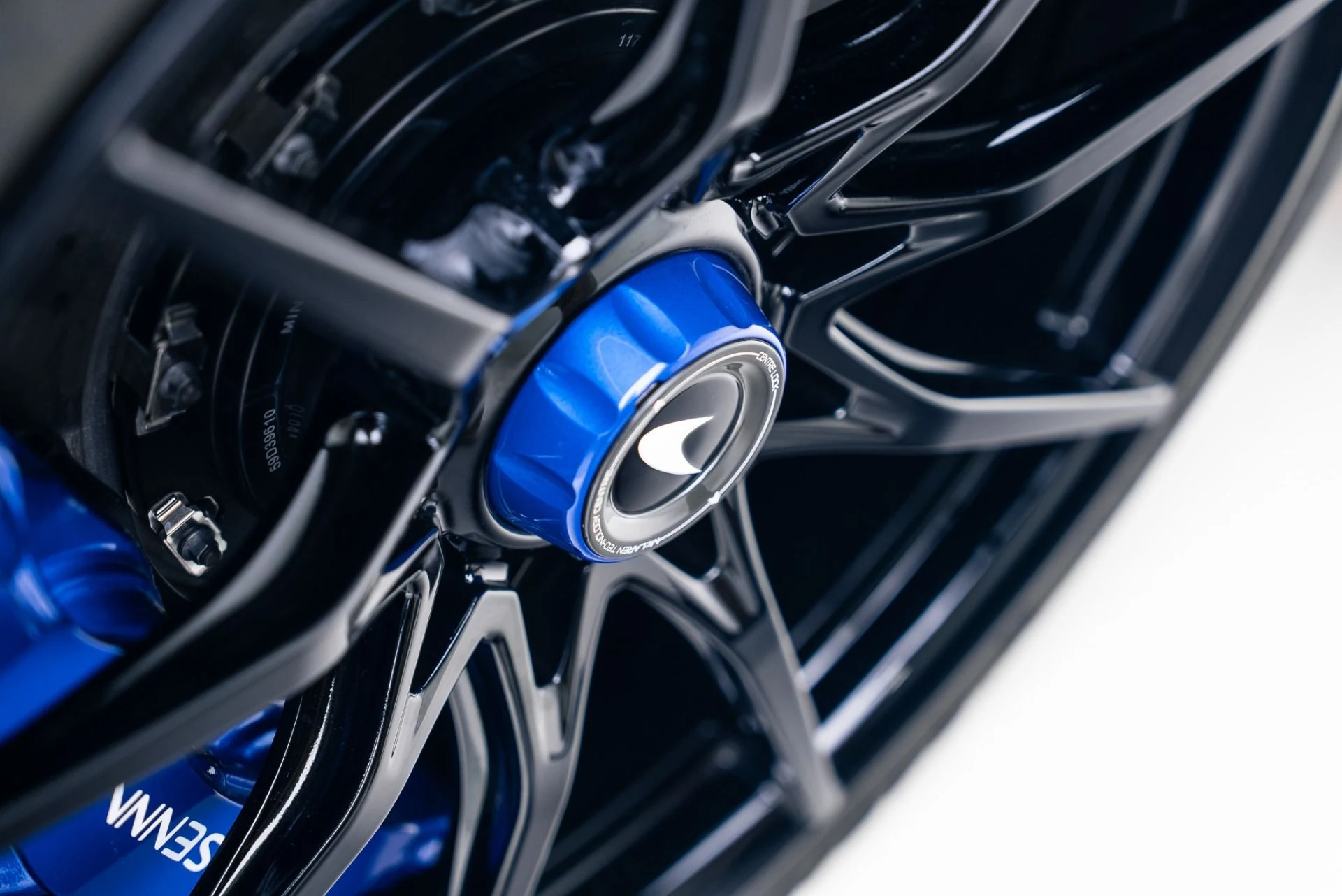 mph019_2563195502_Used_2019_Mc_Laren_Senna_1765845968_66d6523681