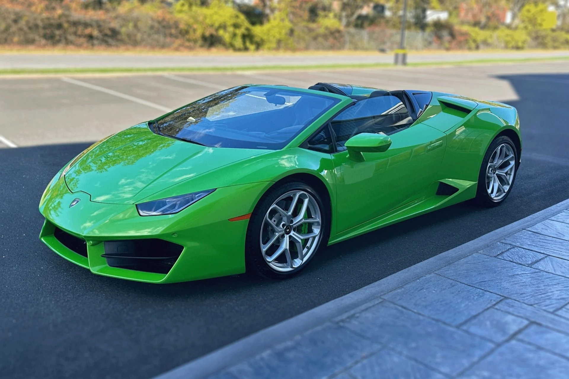 mph019_2564012590_Used_2017_Lamborghini_Huracan_RWD_Spyder_1761220667_55bdff27a7