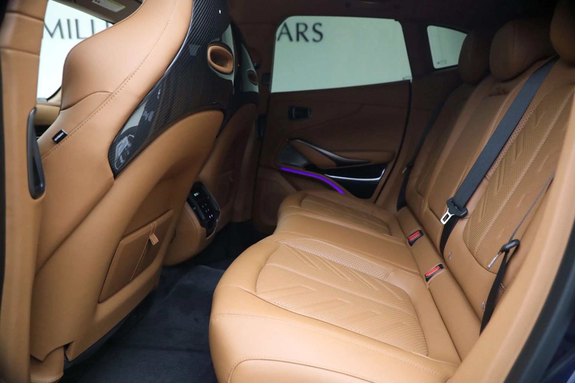 mph019_2567359061_New_2026_Aston_Martin_DBX_S_1792514627_8248edb52d