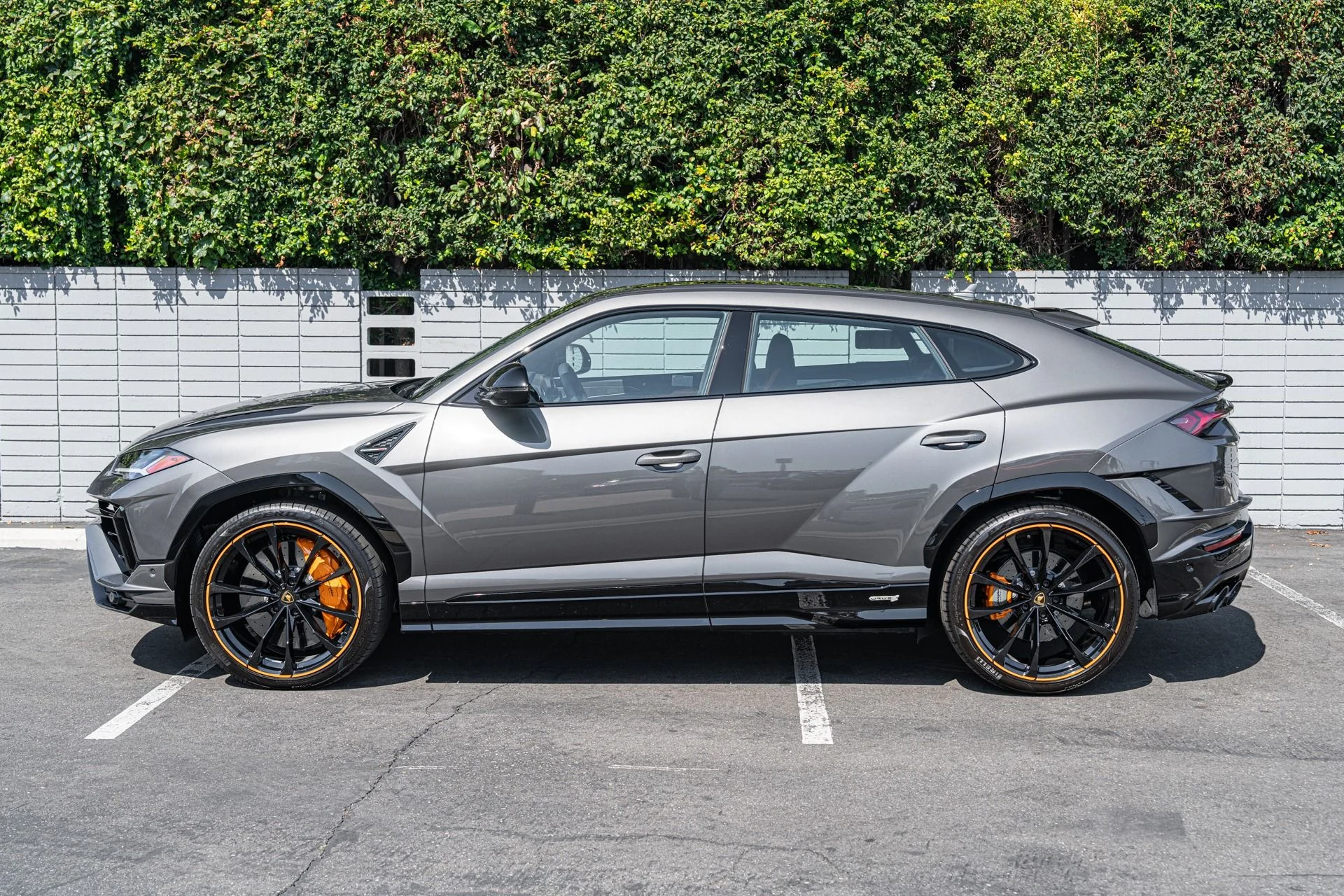 mph019_2567400204_Used_2024_Lamborghini_Urus_S_1755026174_16e3d40f49