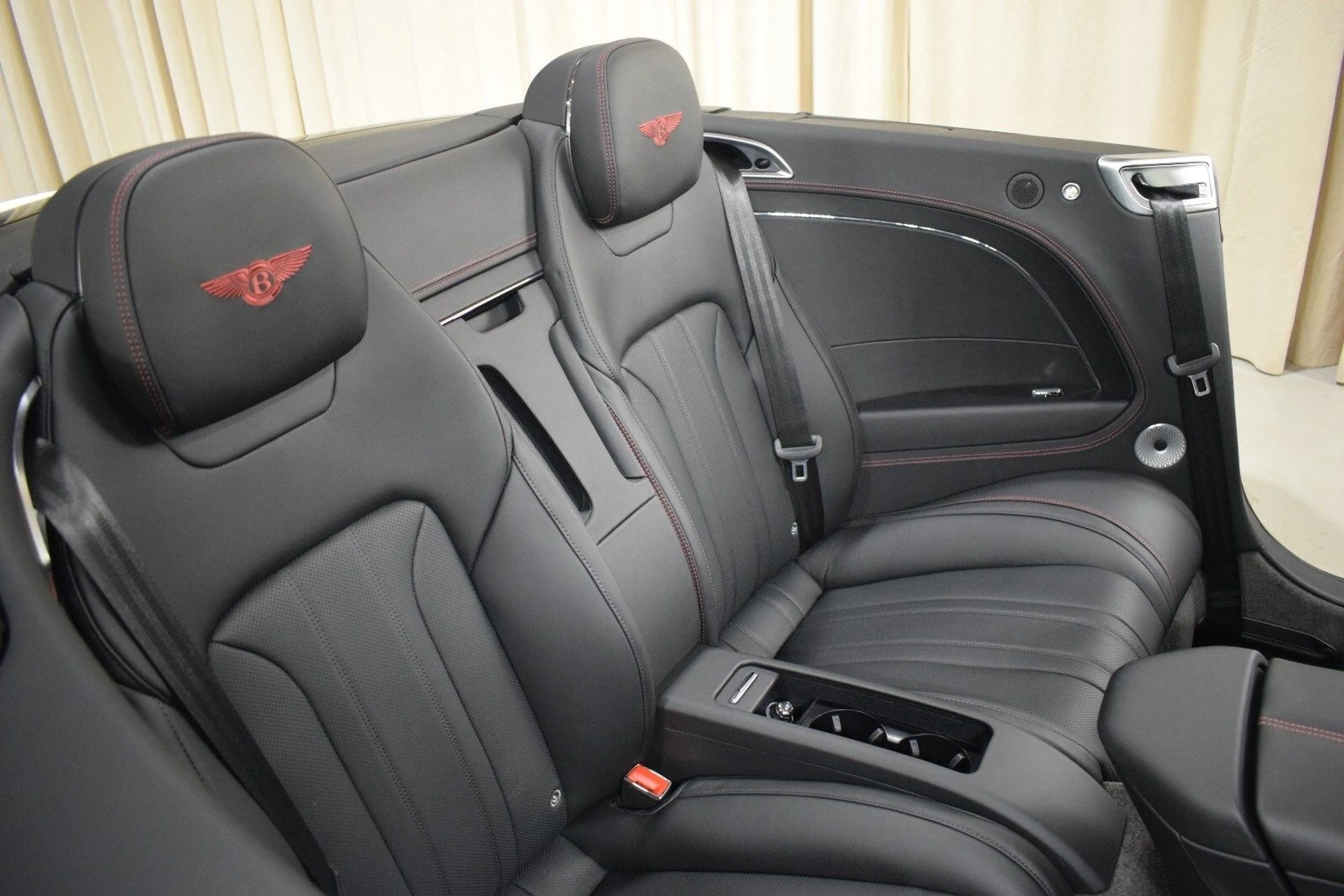 mph019_2571197713_27659f2300cdef002f7b690db724dcbax_b1a620c1c5