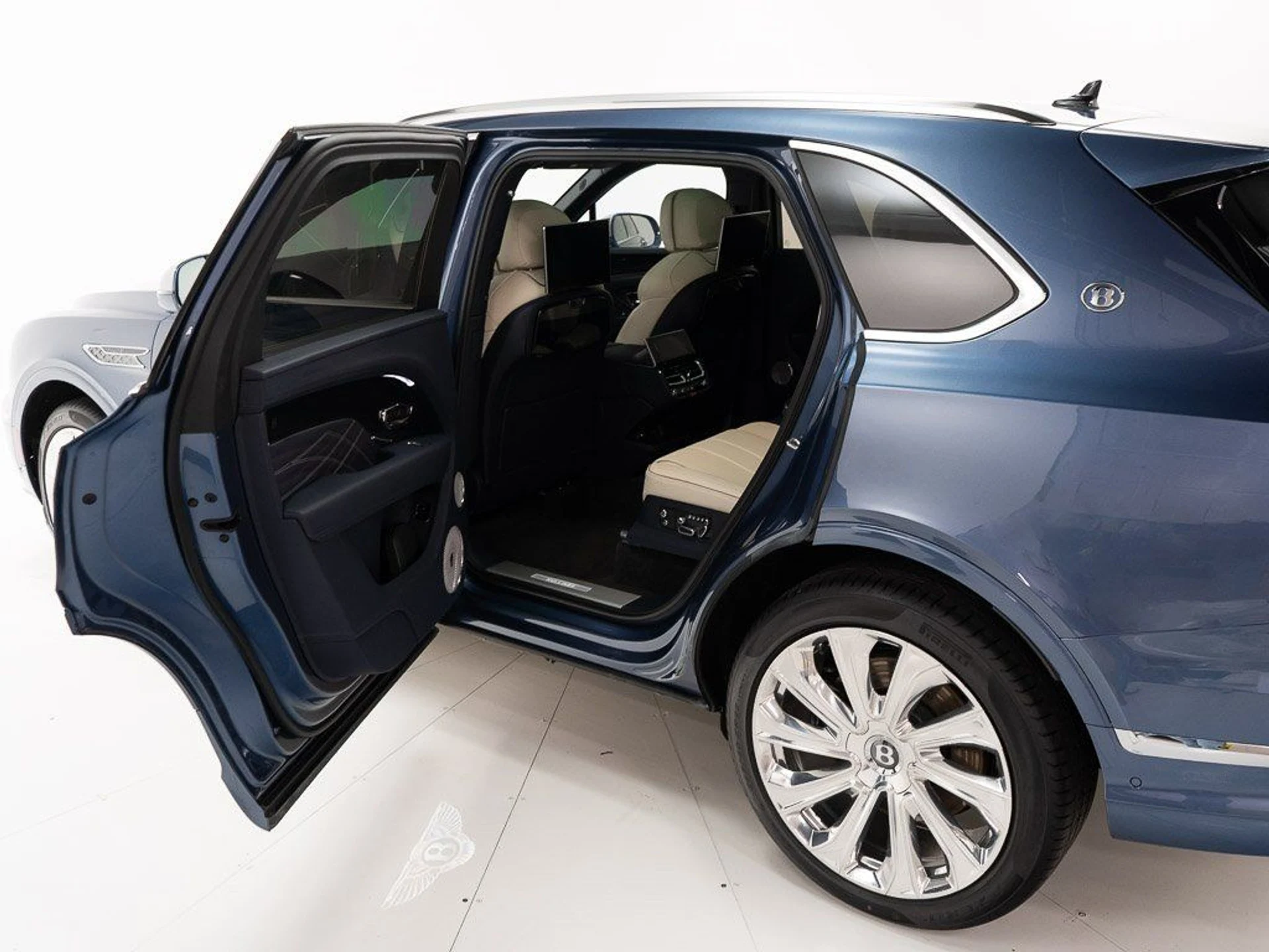 mph019_2583900390_8228d268bee4cae6664f8c9a2ca69a9d_d459f740df