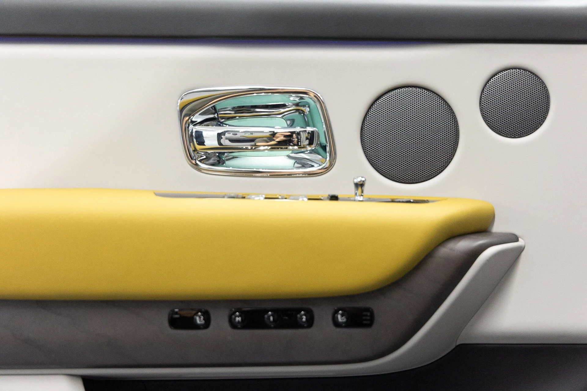 mph019_2594379789_7f8e0b824b52389aaf9ad1b082620f94x_69ea7bf4c6