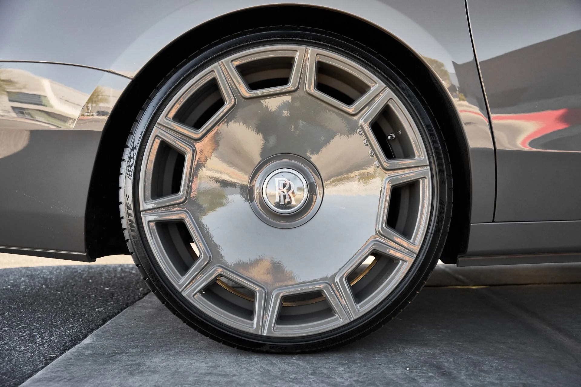 mph019_2603927251_Used_2025_Rolls_Royce_Ghost_Base_1770172810_8780b72387
