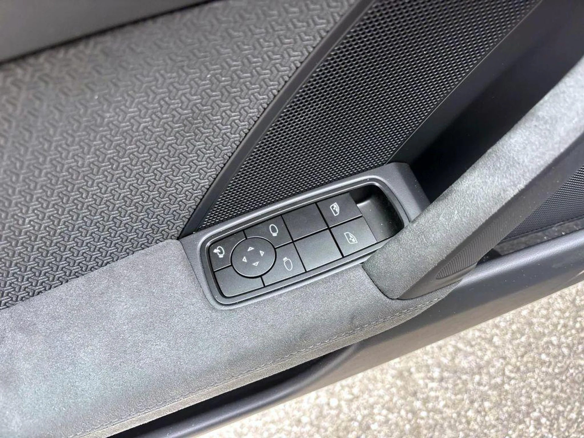 mph019_2606380162_umw_Wpzx8_A669_Dkz_CI_4_Tr_Bw_T3_D_Tc_aaa41499c3