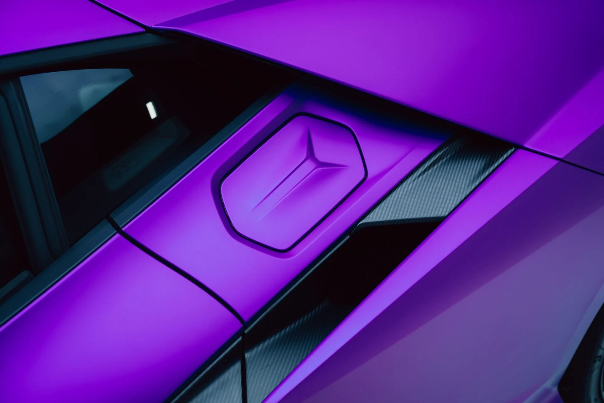 mph019_2606837127_Used_2024_Lamborghini_Revuelto_1762882693_3f8934b2a8