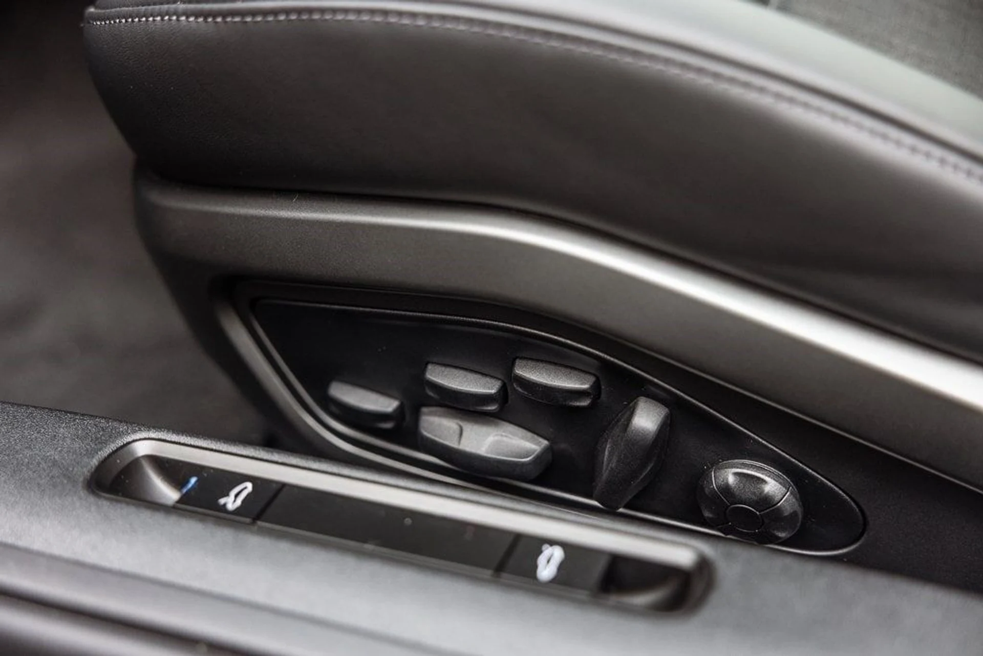 mph019_2611922755_aabb0be651b07823e809c1d263fb429ex_76dda95d0b