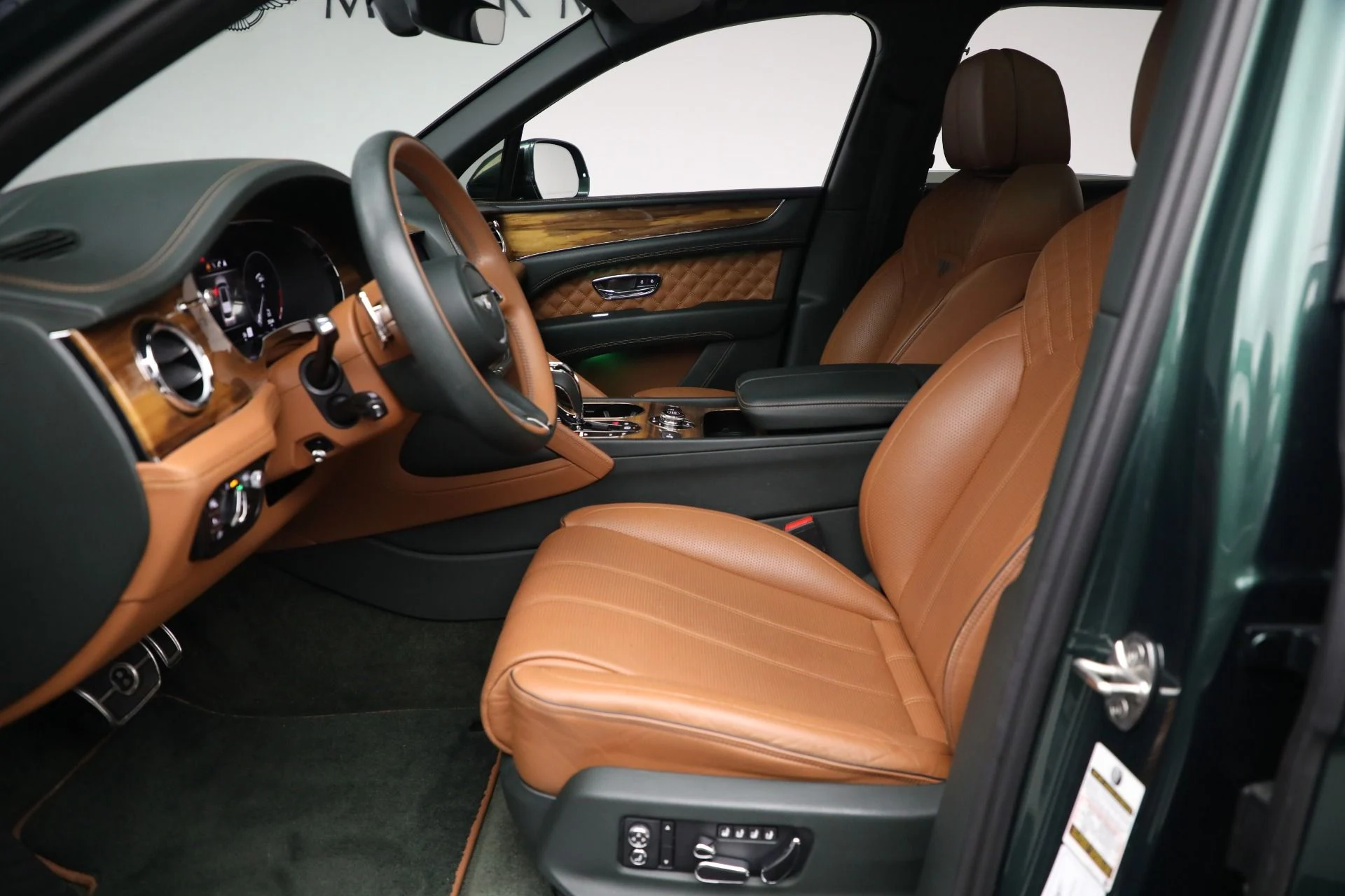 mph019_2619023301_Used_2021_Bentley_Bentayga_V8_1757447431_cac99a2c73