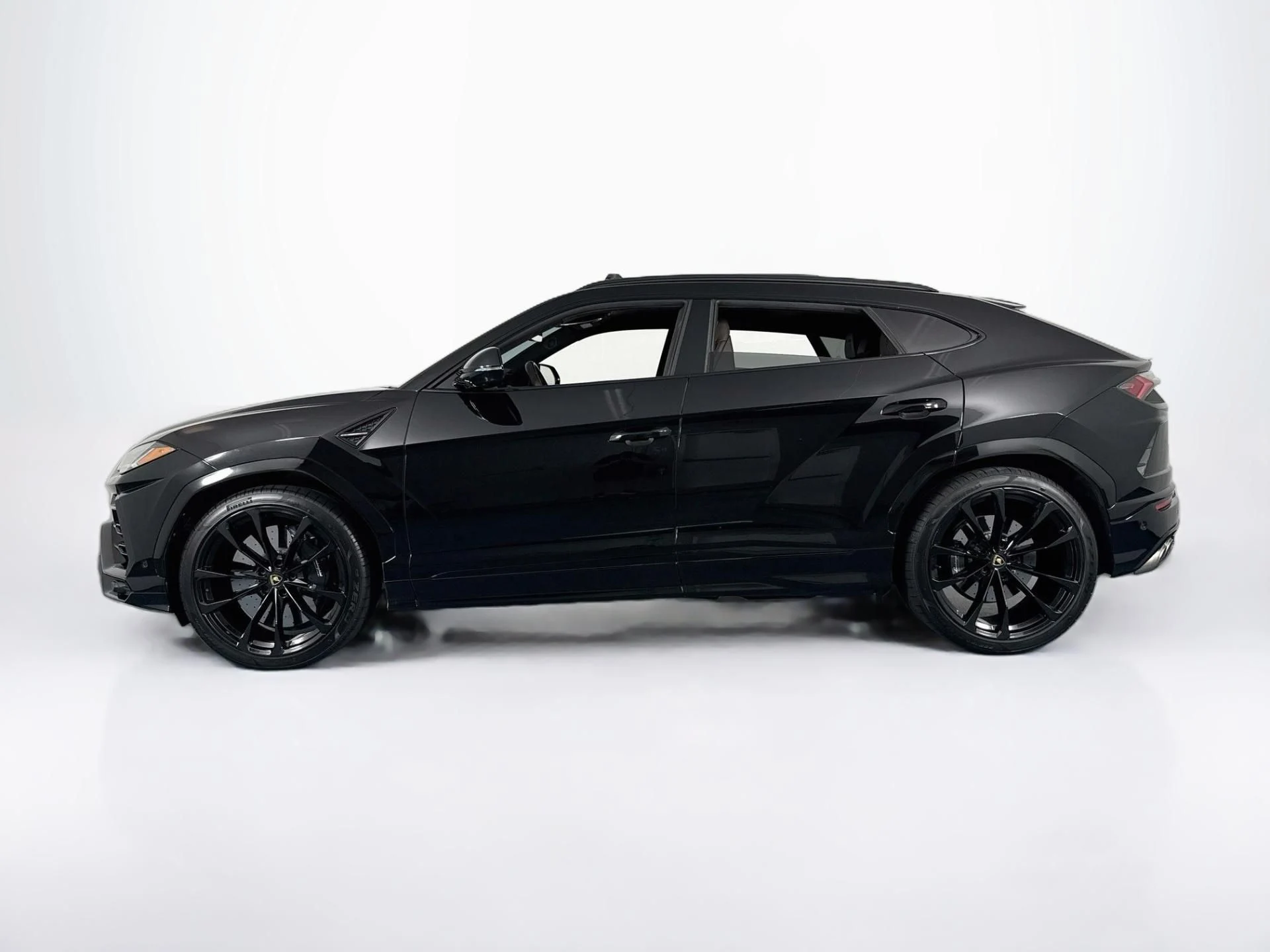 mph019_26202198_Used_2022_Lamborghini_Urus_1786409423_6dbaf487d3