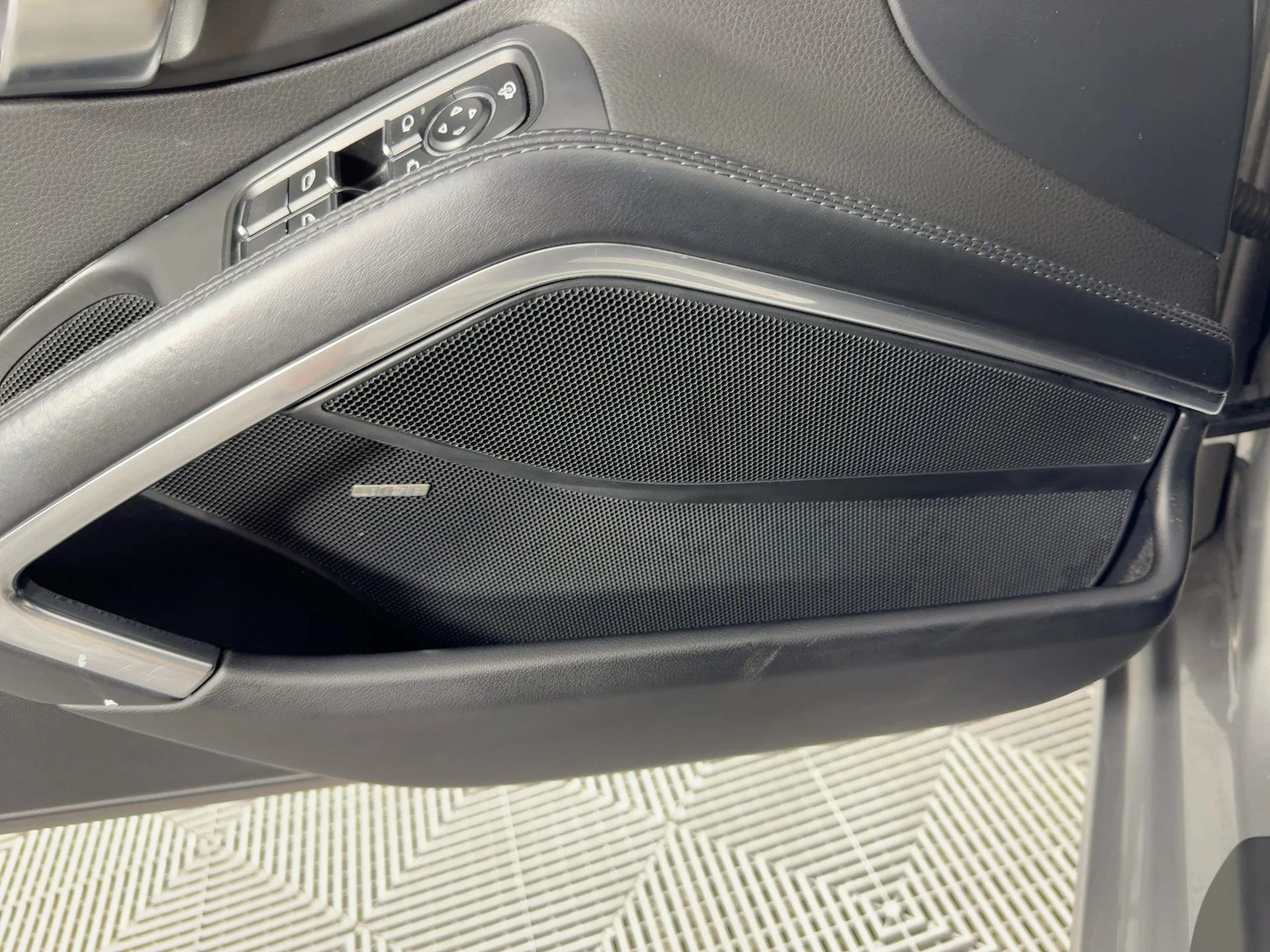 mph019_2621170736_18a5a87a26bdbb3d82b473d509a80f41x_922afbd0b8