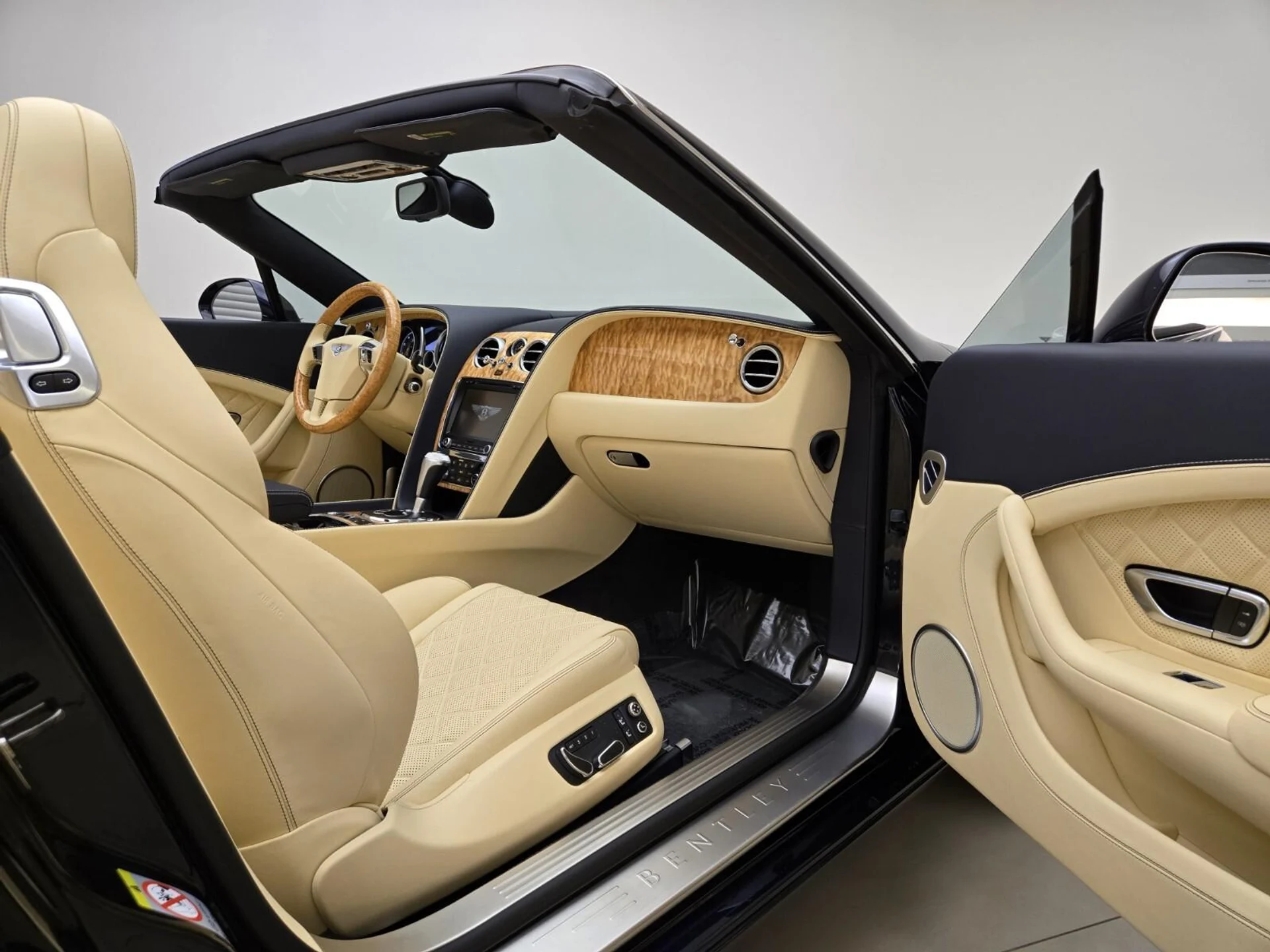 mph019_2637647935_Used_2016_Bentley_Continental_GT_V8_1771052436_7a7099a82a