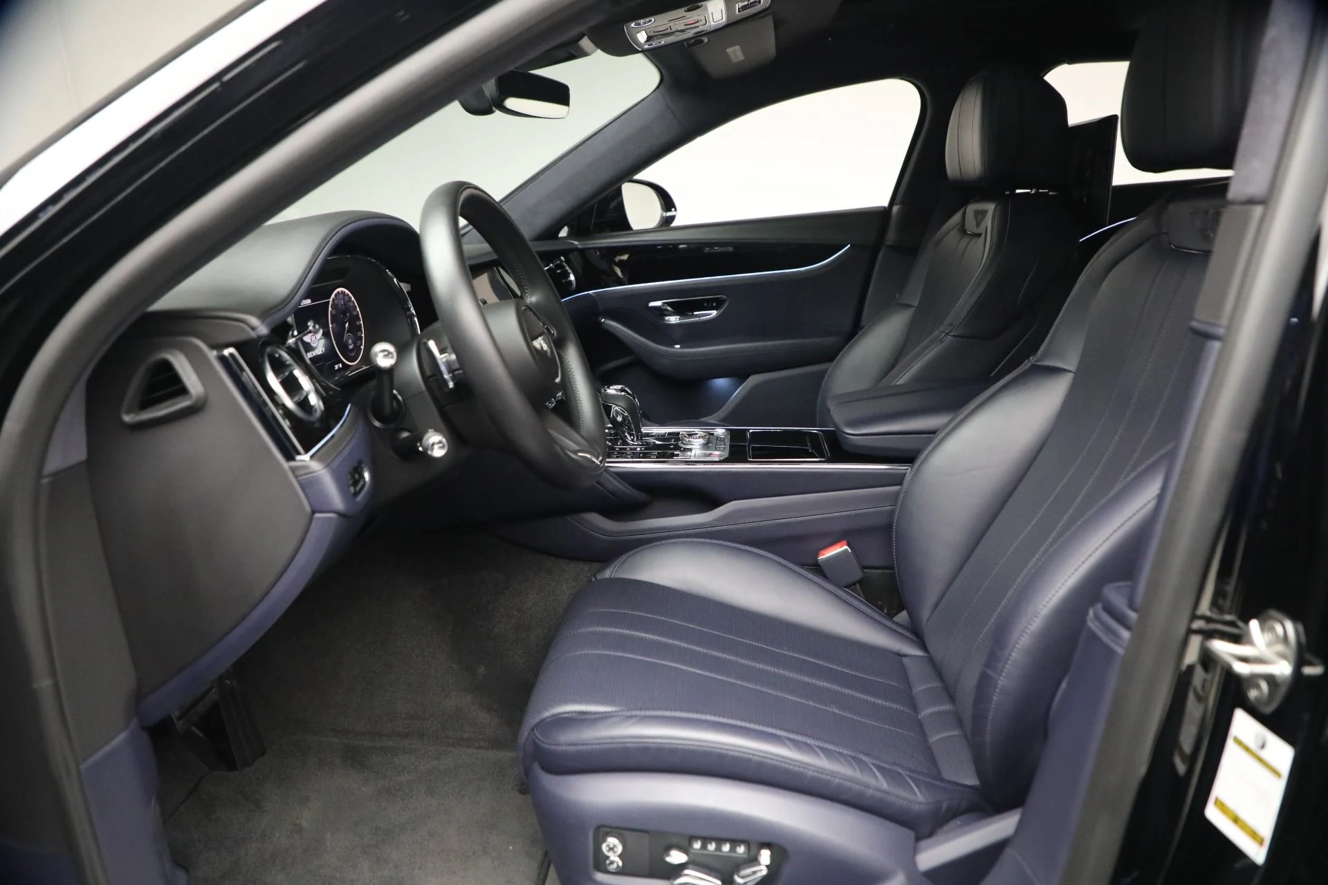 mph019_2648508259_Used_2023_Bentley_Flying_Spur_V8_1770152797_eda7c3c8b7