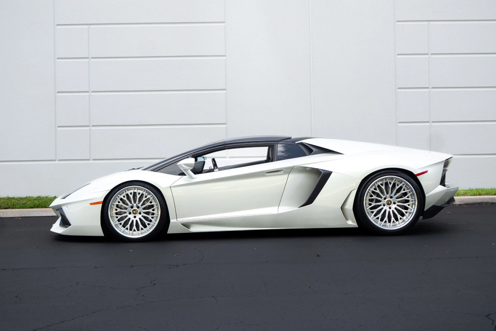 mph019_2651739196_Used_2015_Lamborghini_Aventador_LP_700_4_1755636746_9388f76c64