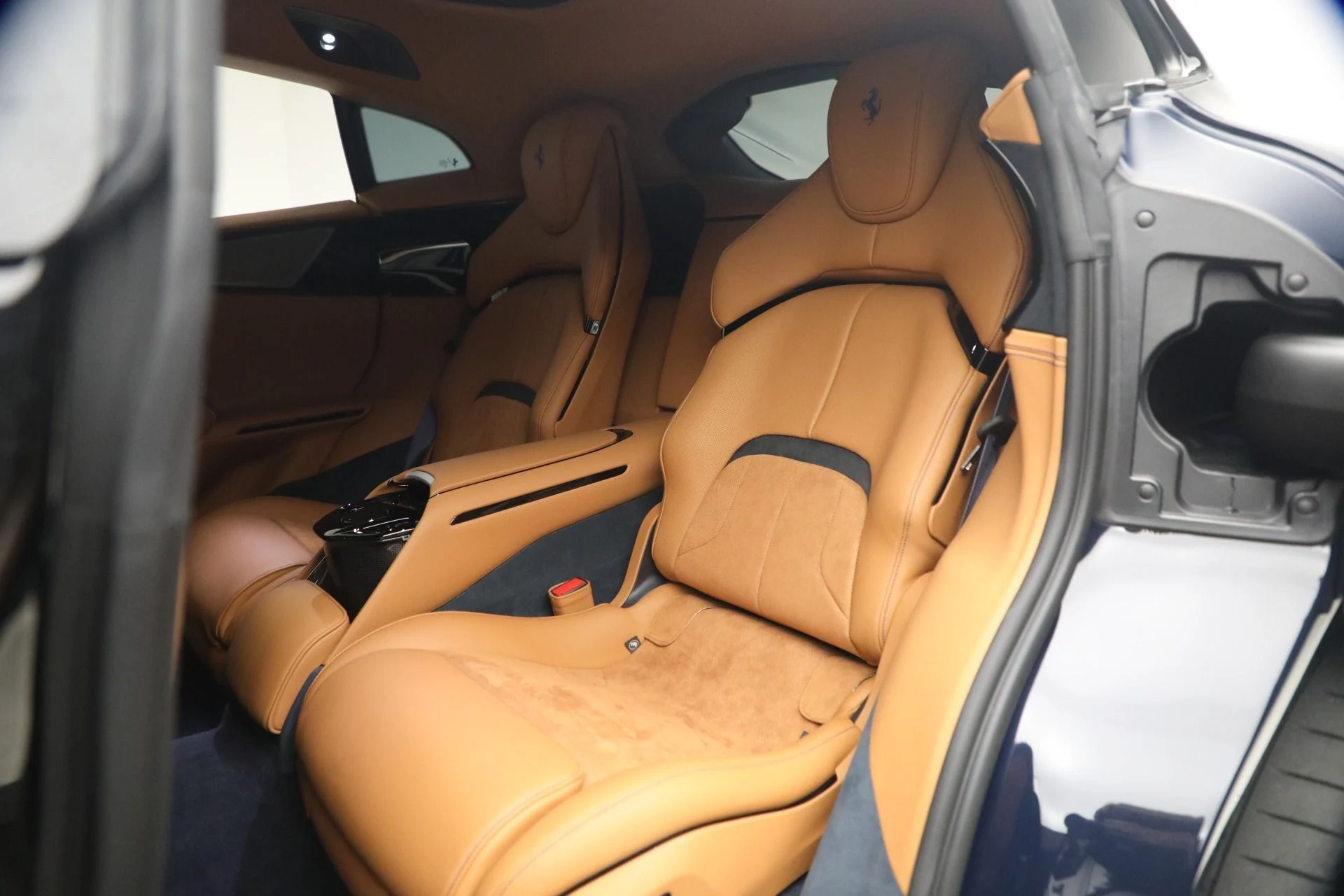 mph019_2653927720_Used_2025_Ferrari_Purosangue_1781036132_574b9d1ae1