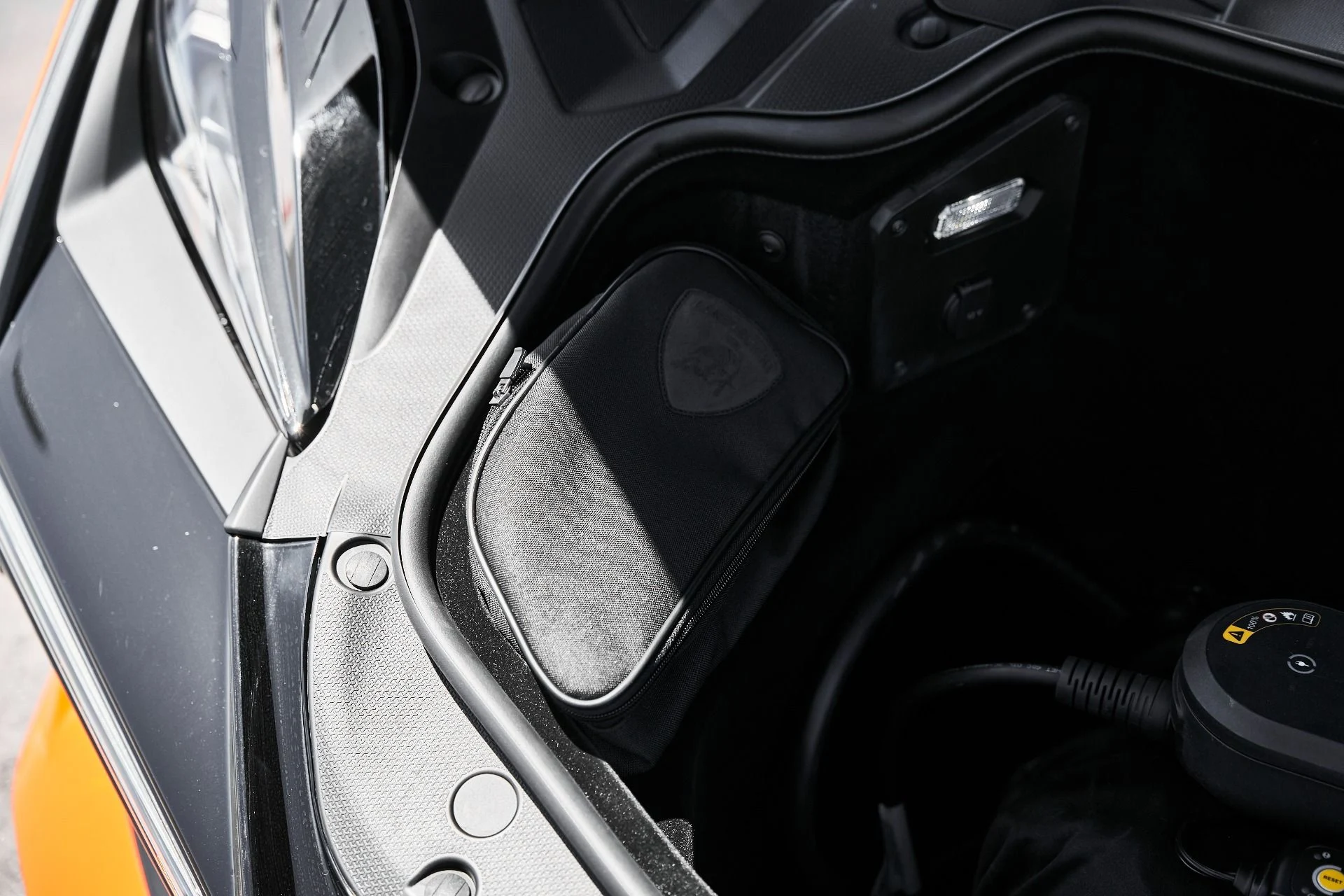 mph019_2656920746_Used_2024_Lamborghini_Revuelto_Base_1777394278_09dcd8267a