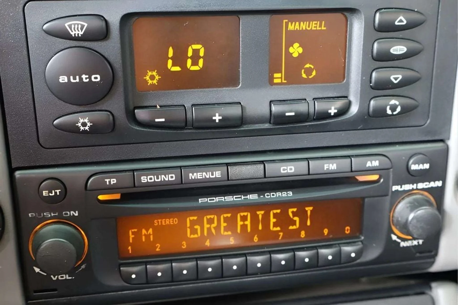 mph019_2665500935_89acb0e90992daf5005fb696f59414b0x_28230ca2f5