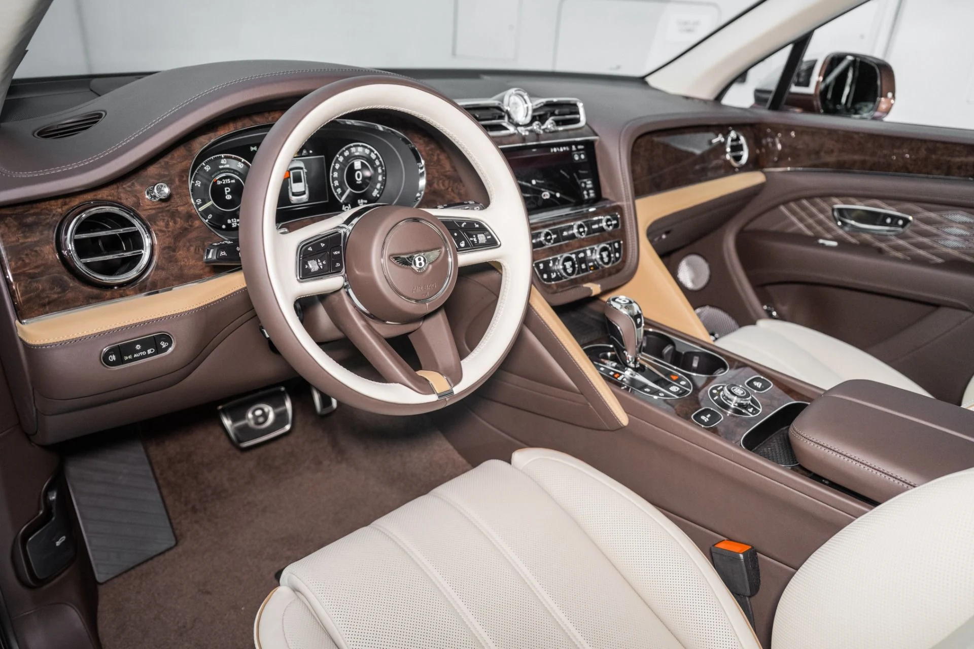 mph019_2675843810_Used_2025_Bentley_Bentayga_EWB_Mulliner_1762964457_7bd855336b