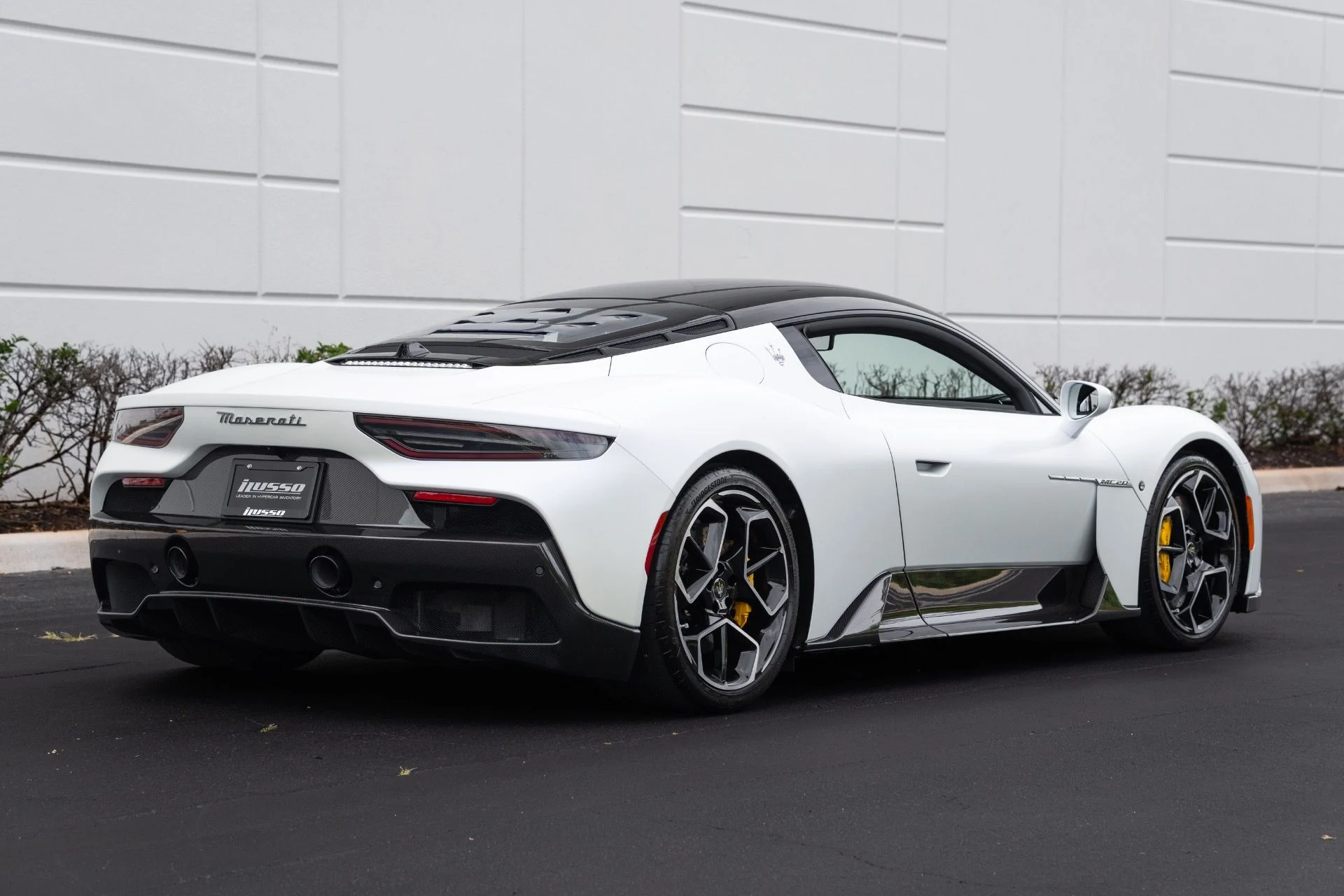 mph019_2679132345_Used_2022_Maserati_MC_20_1777083905_fd6ad83c6d