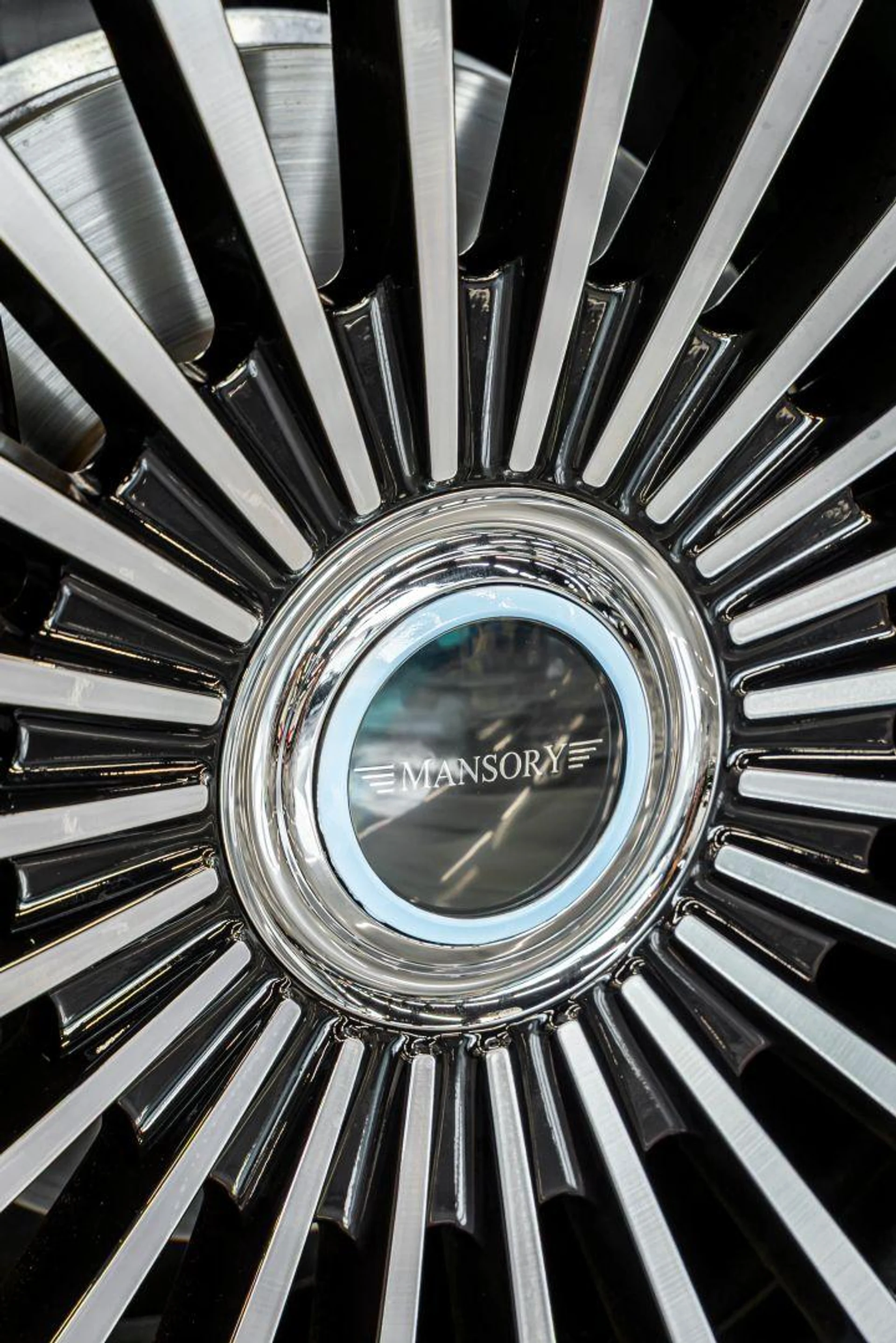 mph019_2679472252_Used_2022_Rolls_Royce_Ghost_Sedan_4_D_1783500941_5d477bfb86