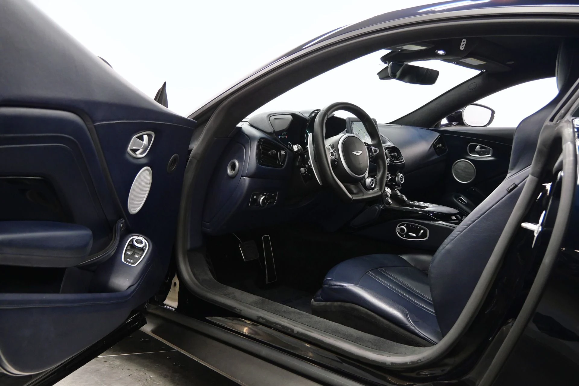 mph019_2681677744_Used_2020_Aston_Martin_Vantage_Twin_Turbo_V8_Comfort_Collection_Beautiful_Inside_and_Out_1769203114_94b6bb84f7