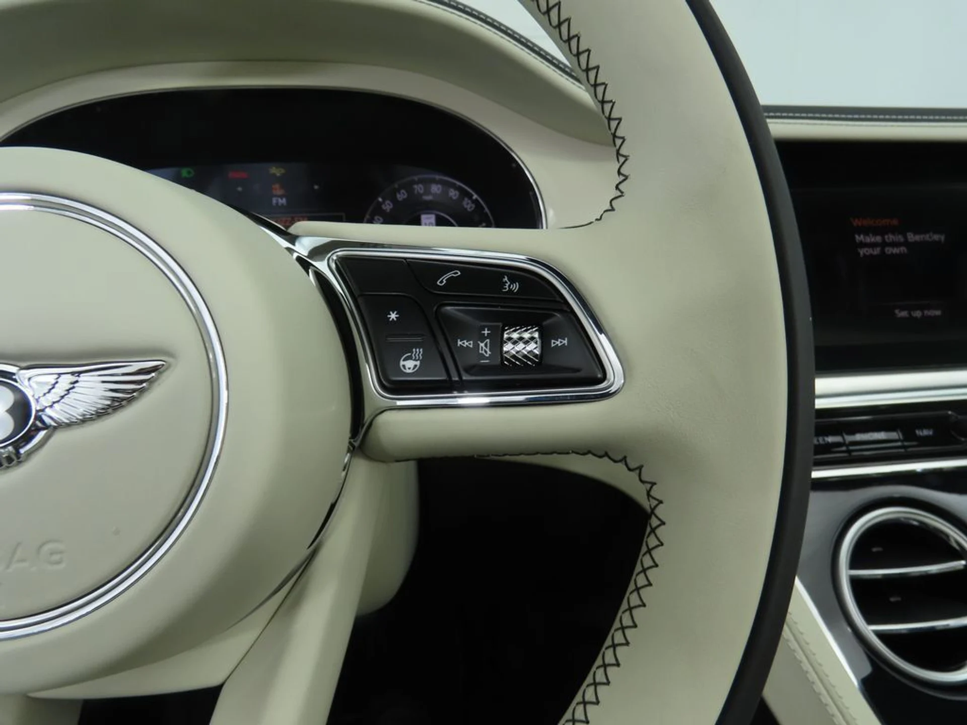 mph019_2685641245_new_2025_bentley_continental_gtblackeditionconvertible_8119_22910189_20_1024_19550fe238