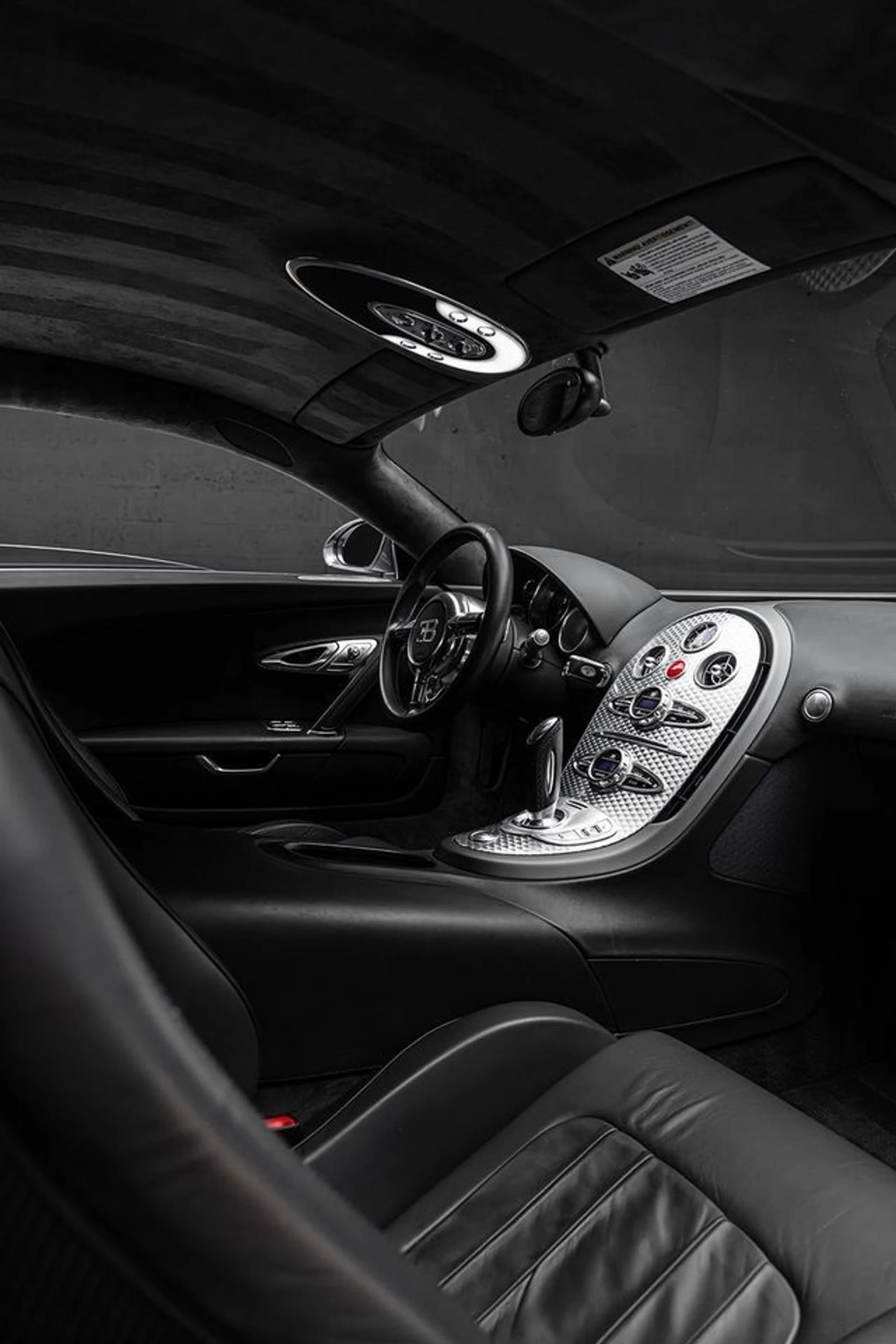 mph019_2686162416_used_2008_bugatti_veyron_9689_23069704_24_640_fe1ca01323
