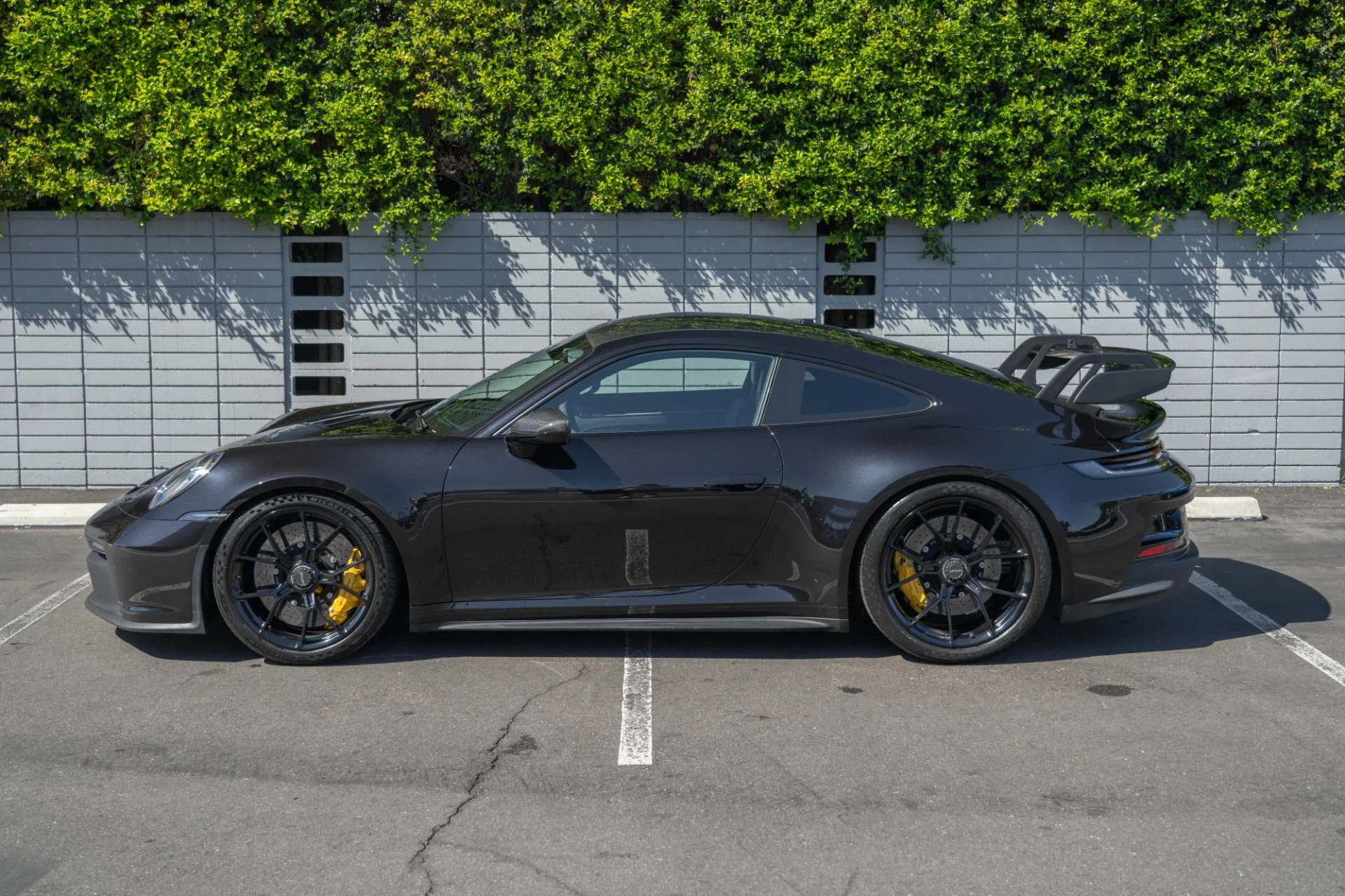 mph019_2691454900_Used_2022_Porsche_911_GT_3_1759443060_d4e219c231