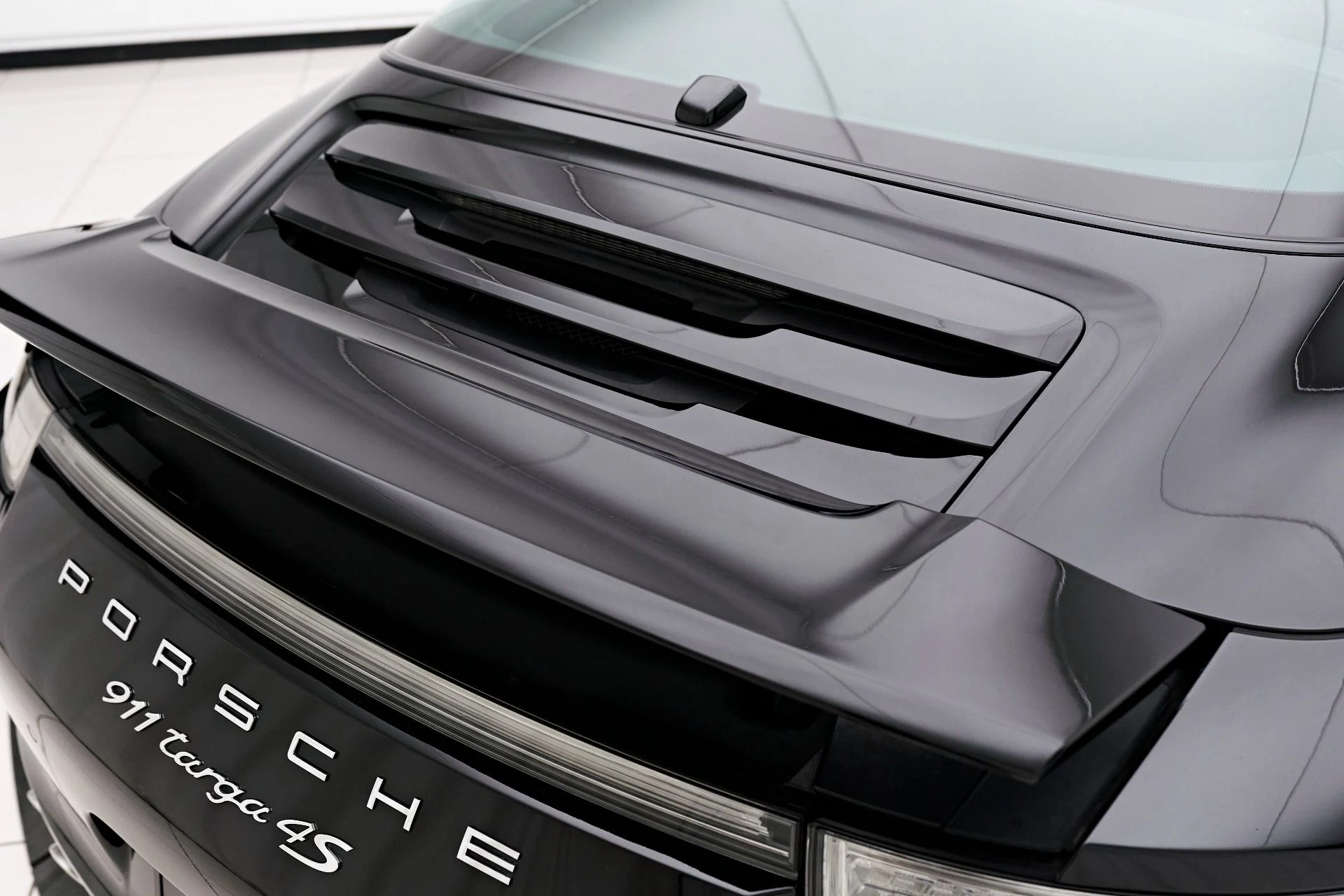 mph019_2694964046_Used_2016_Porsche_911_Targa_4_S_1708643466_e060f0705b