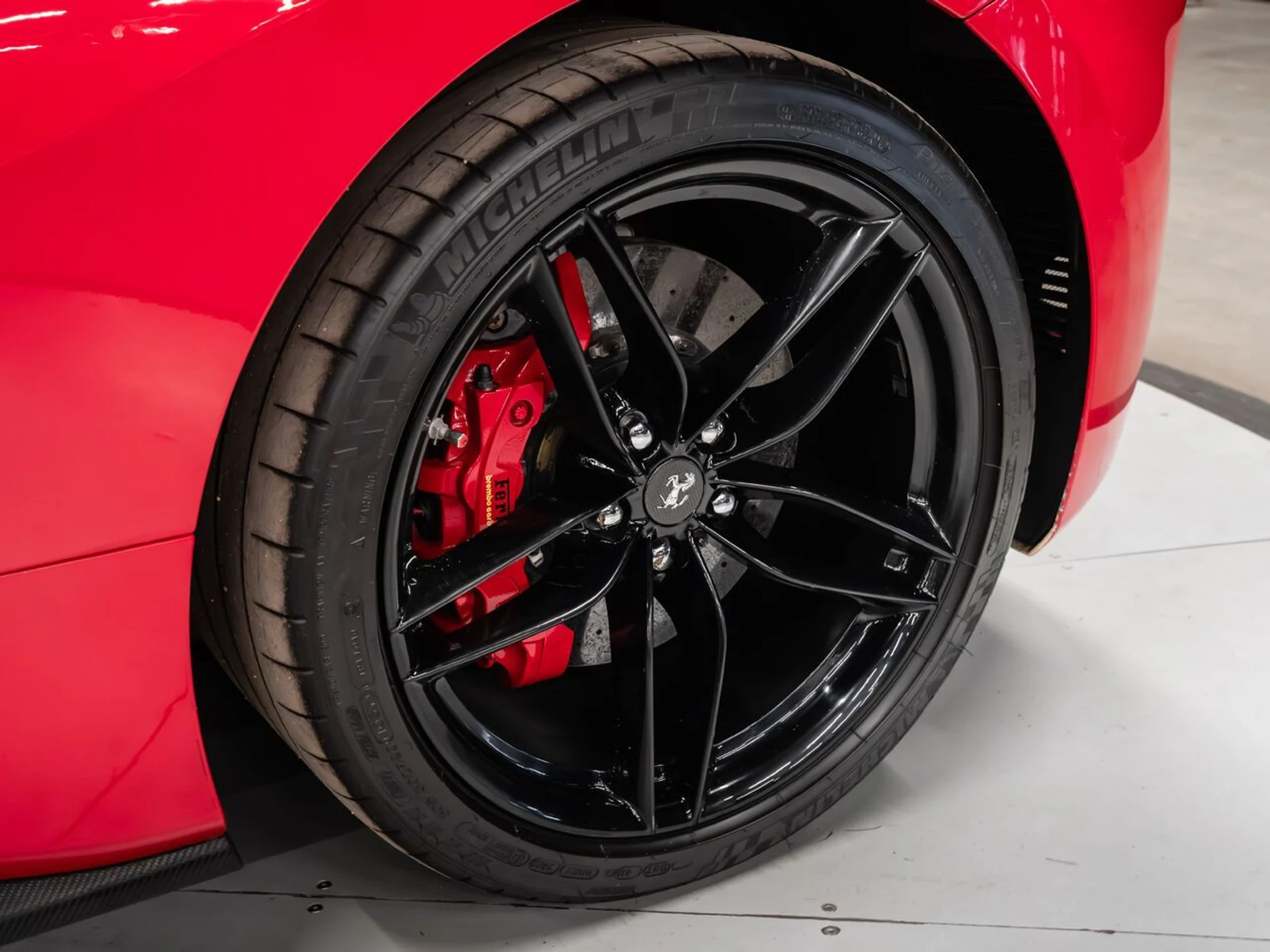 mph019_2697375581_ferrari_488_gtb_2017_6f3d62ce1f