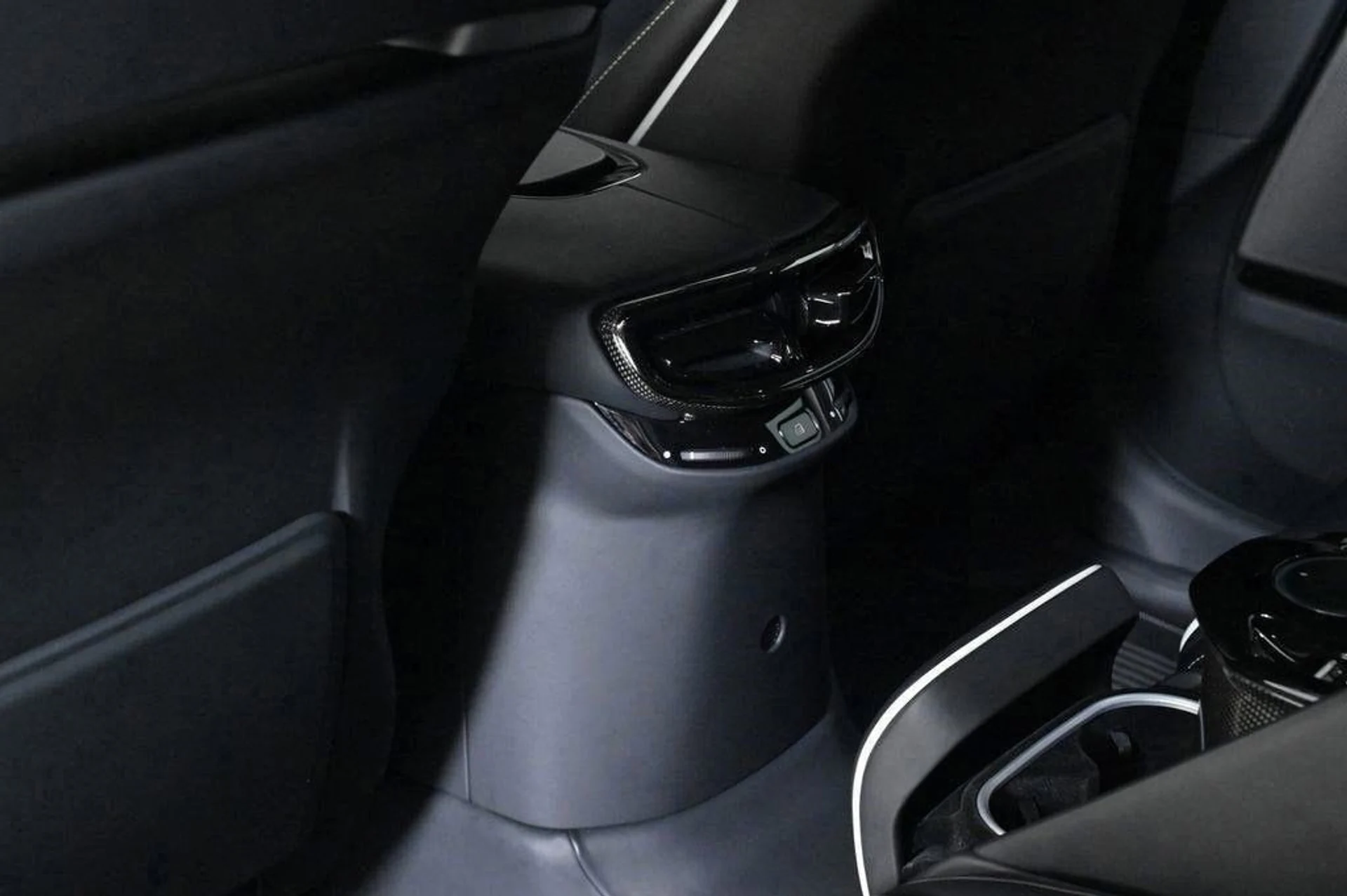 mph019_2700143341_06ff4ec6f57d4fd6b083a44102dd17b5_44d547674e