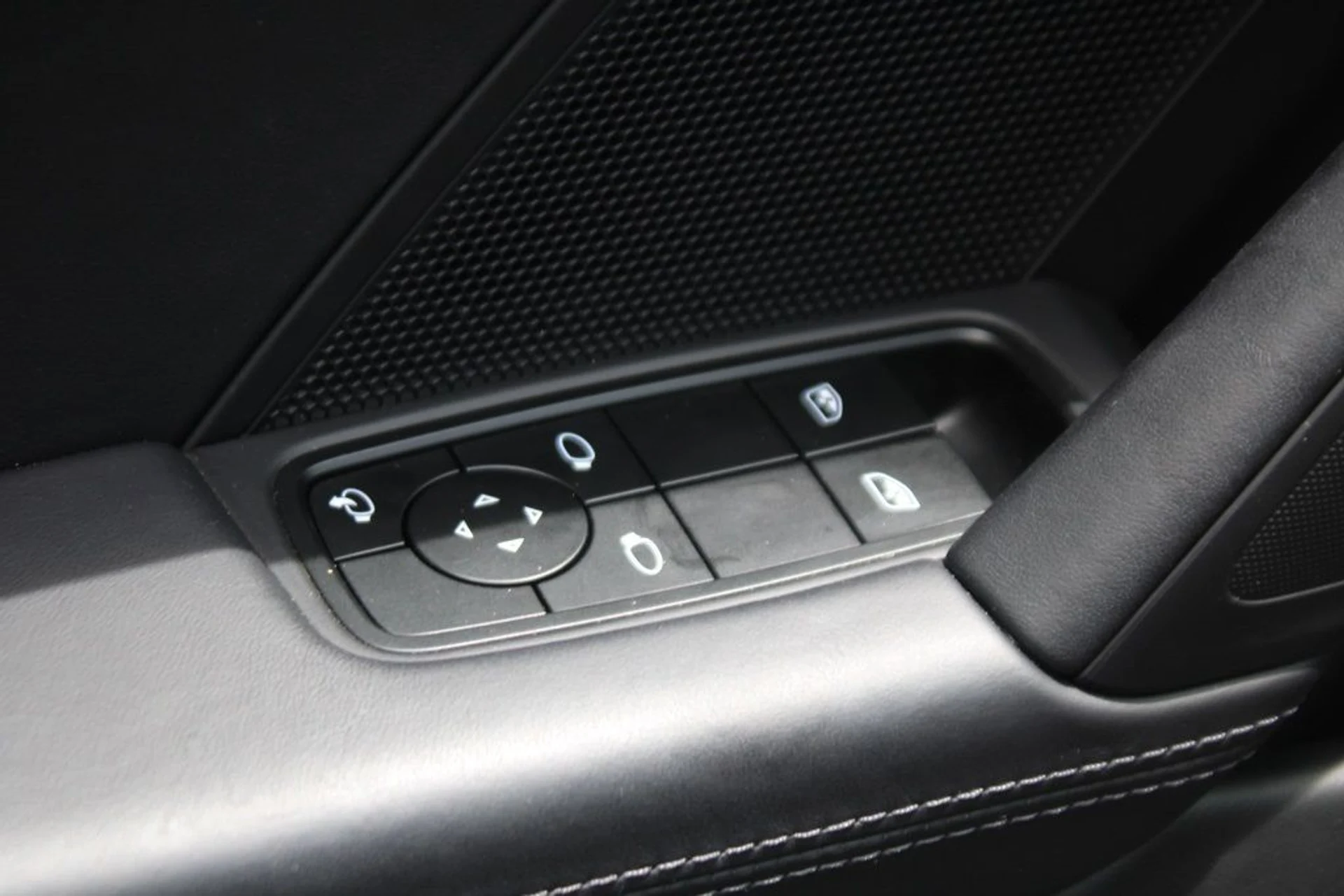 mph019_2705662329_d1658a17b2d375843aadf037d56b35b7_ba53b25995